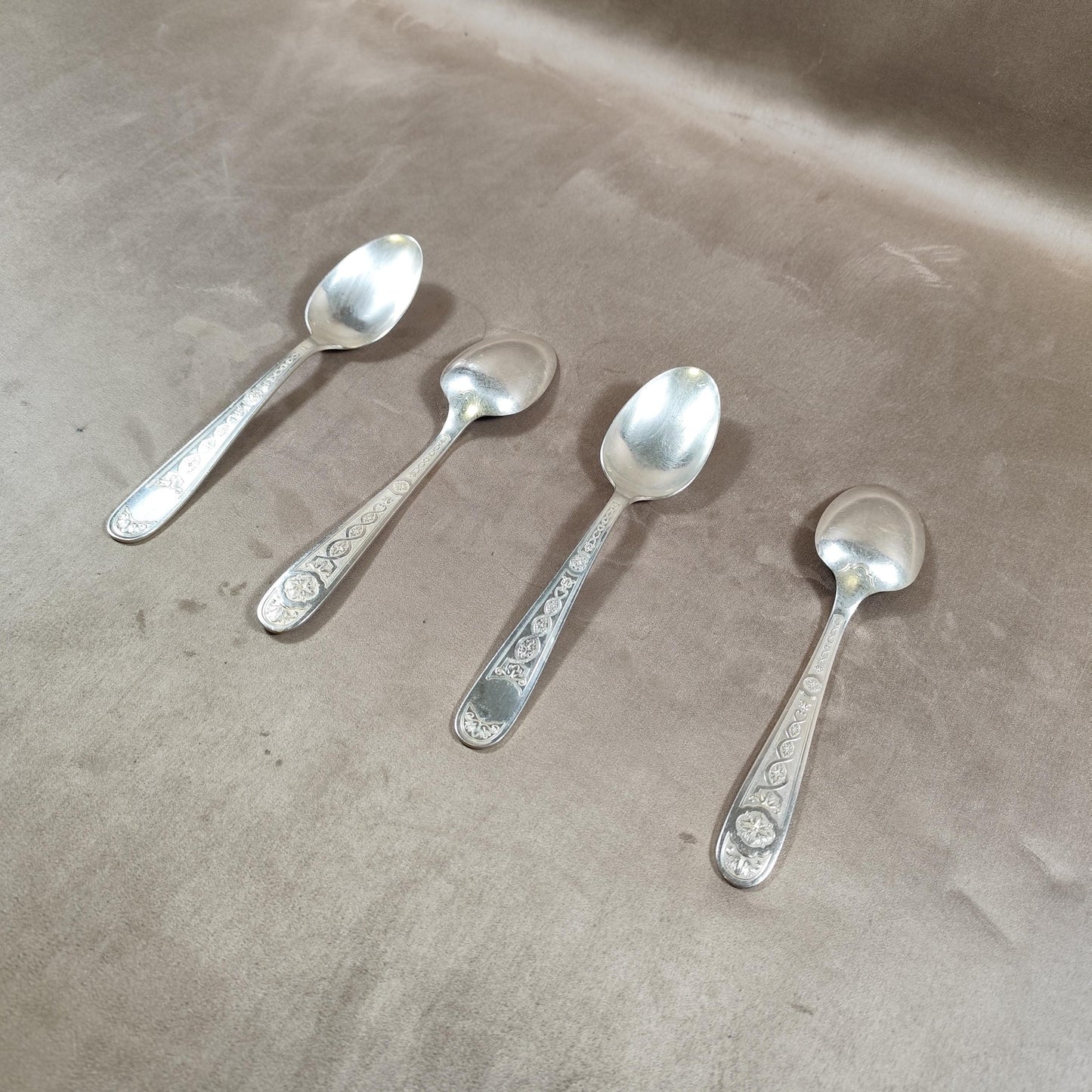 Lot de 4 grandes cuillères Christofle en métal argenté Modèle ancien 20 cm