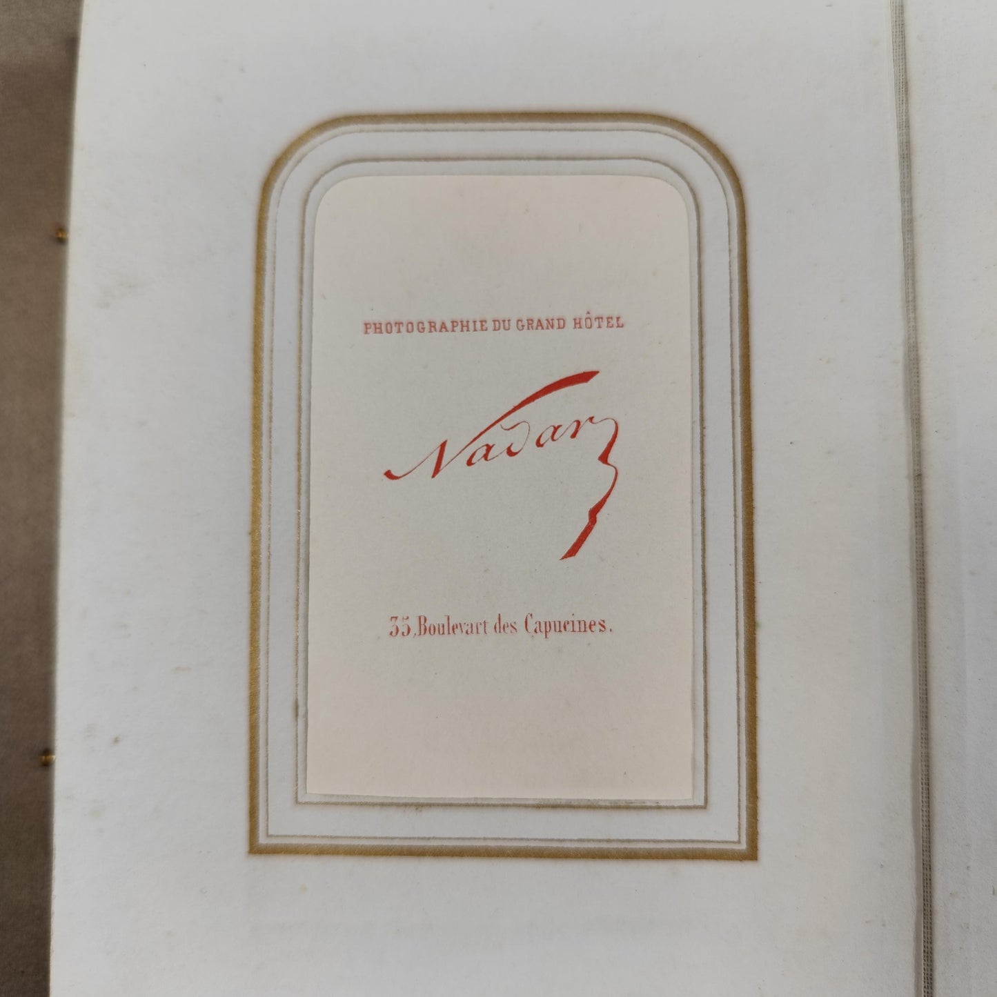 Album photo ancien XIXe siècle avec portraits Photographies CDV dont Nadar Reliure verte à fermoirs