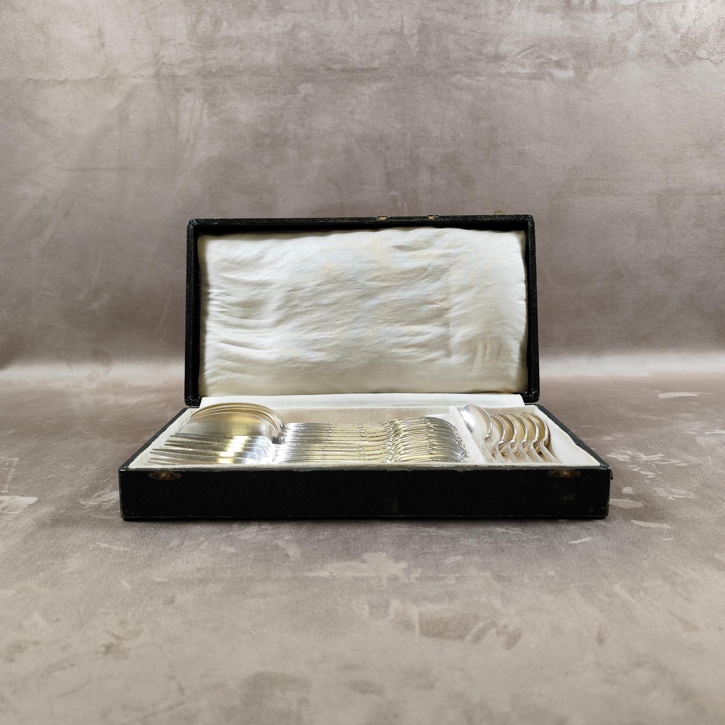 RARE Ménagère ancienne 18 pièces pour 6 personnes fourchettes & cuillères en métal argenté dans son écrin 1900