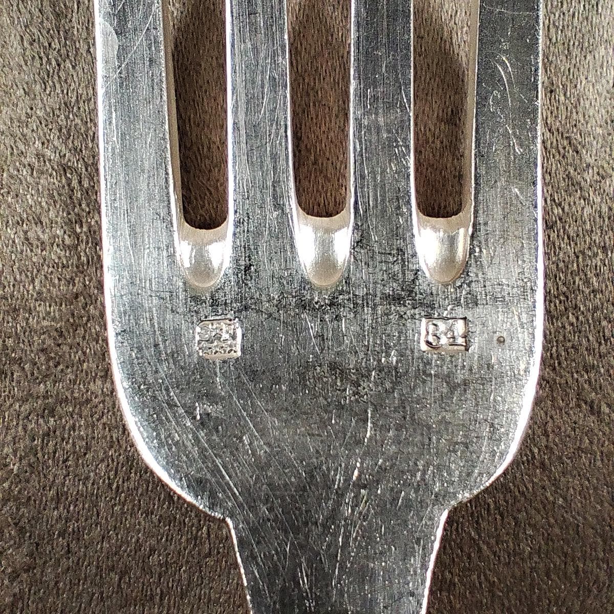 RARE Ménagère ancienne 18 pièces pour 6 personnes fourchettes & cuillères en métal argenté dans son écrin 1900