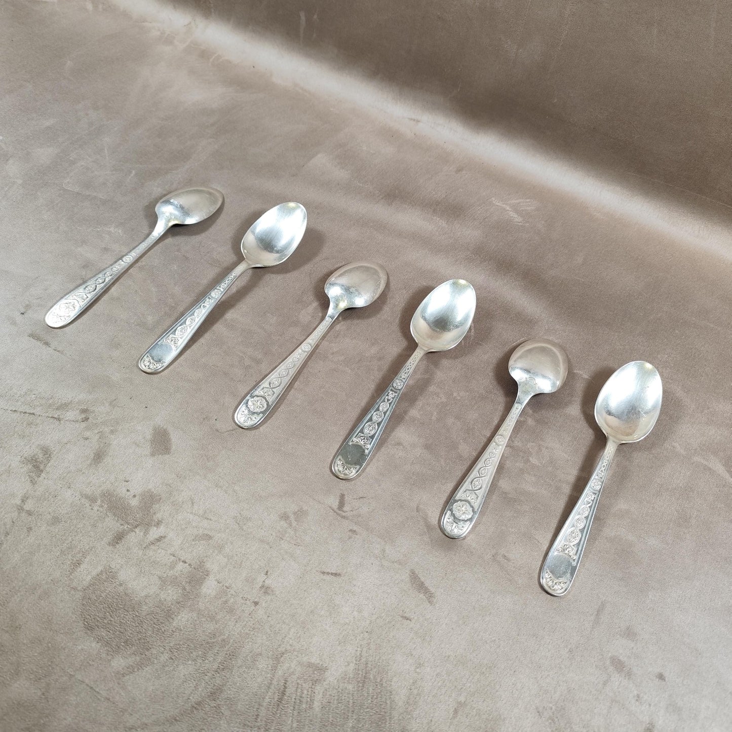 RARE Ensemble de 6 cuillères anciennes Christofle en métal argenté  Modèle décoratif ouvragé  Années 1900