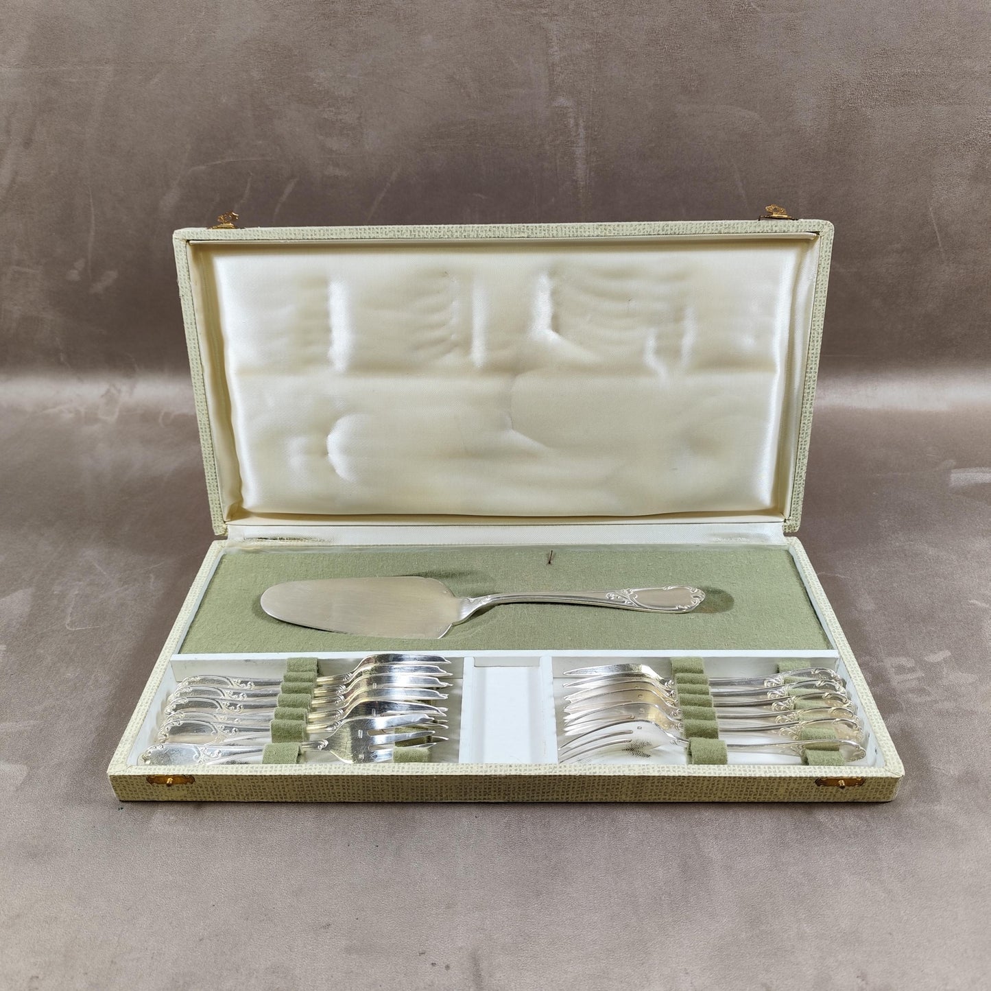Service à gâteau ancien en métal argenté Pelle + 12 fourchettes François Frionnet Vintage