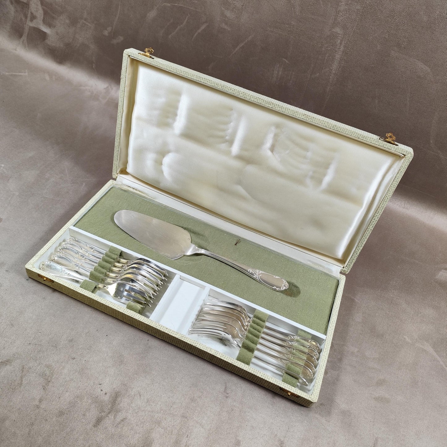 Service à gâteau ancien en métal argenté Pelle + 12 fourchettes François Frionnet Vintage