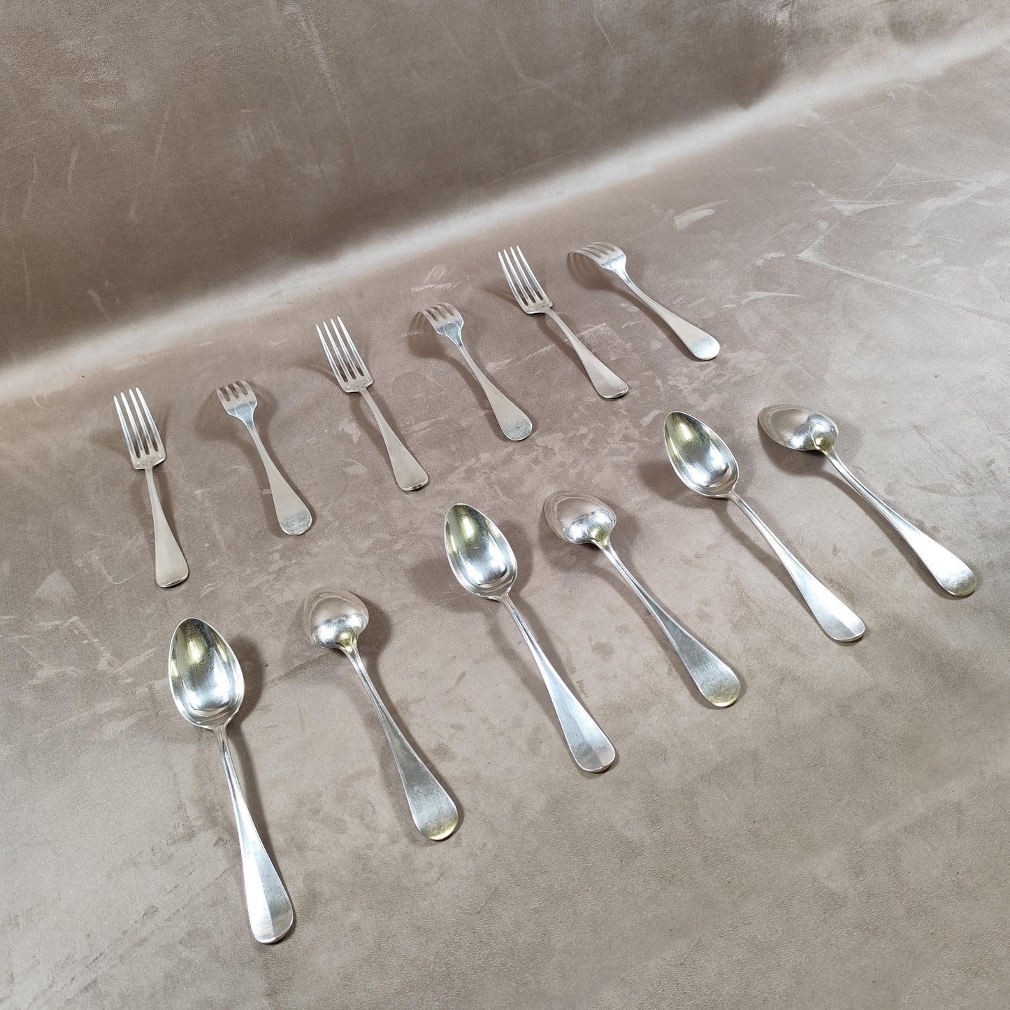 Lot de 6 fourchettes et 6 cuillères Christofle modèle Hôtel  Métal argenté -Vintage Made in France- Modèle Uniplat