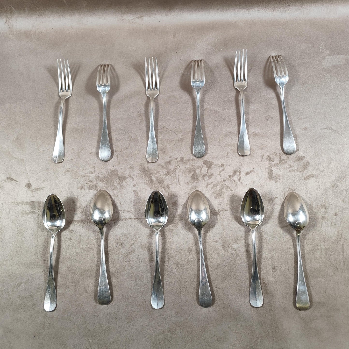 Lot de 6 fourchettes et 6 cuillères Christofle modèle Hôtel  Métal argenté -Vintage Made in France- Modèle Uniplat