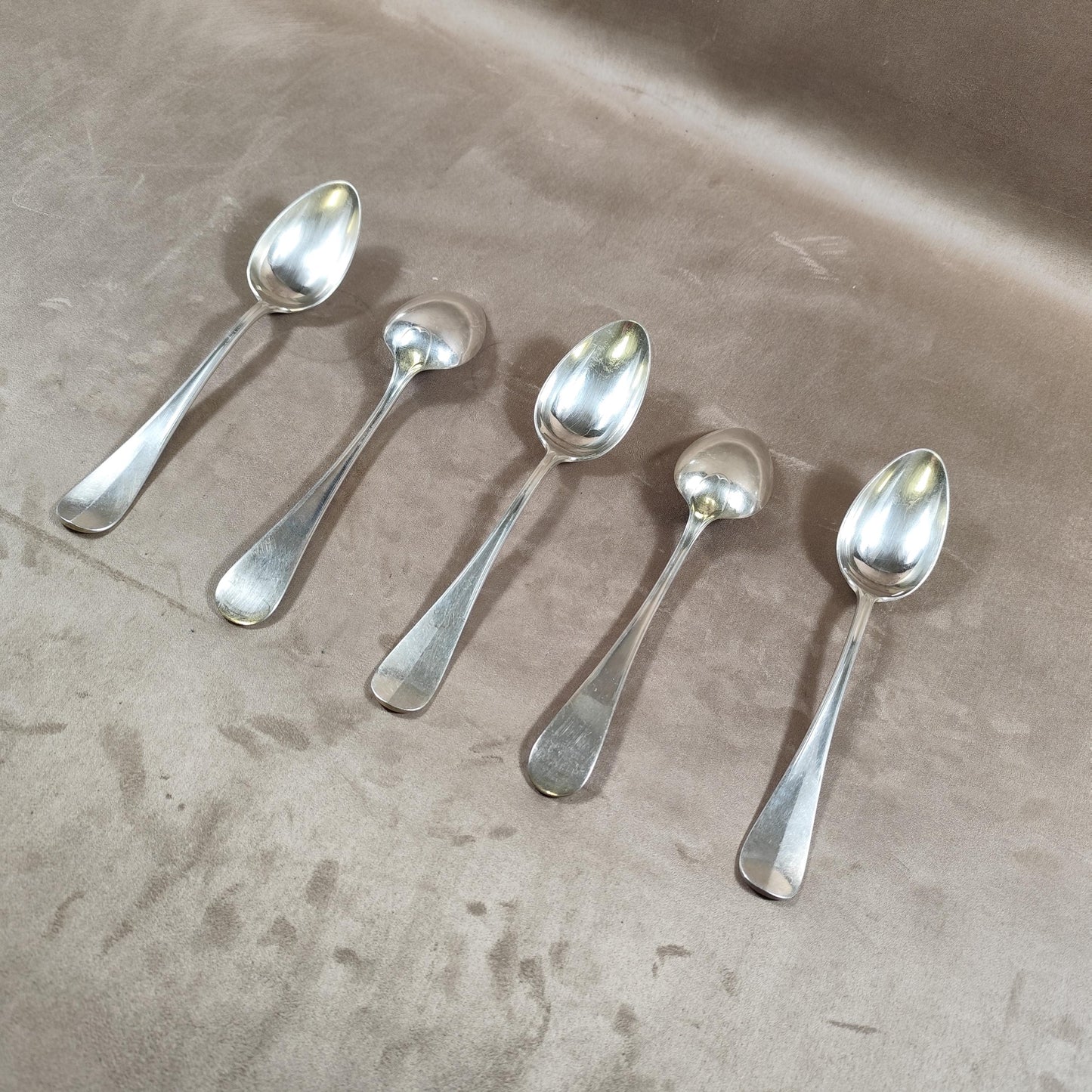 Ensemble de 5 cuillères Christofle en métal argenté Modèle Uniplat Made in France