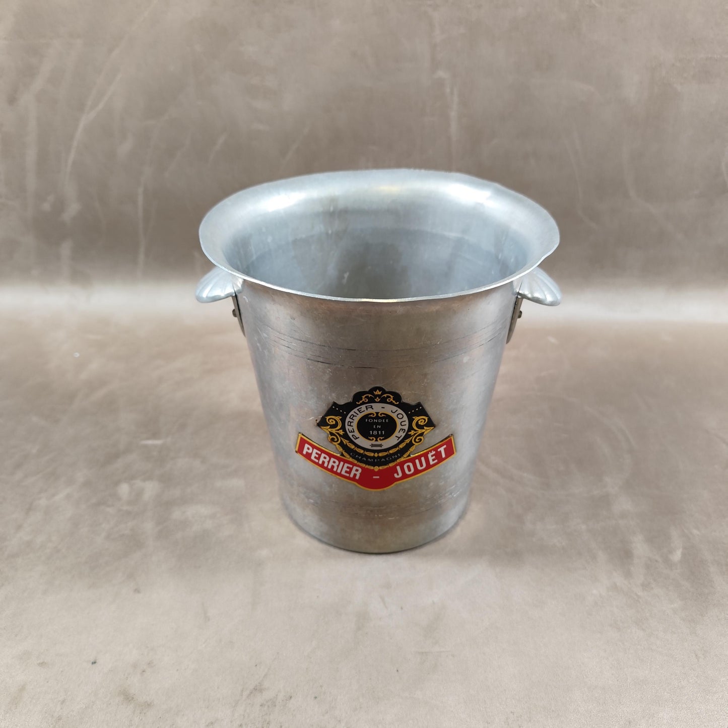 Seau à champagne Perrier-Jouët en aluminium modèle vintage seau à glace ancien bistrot