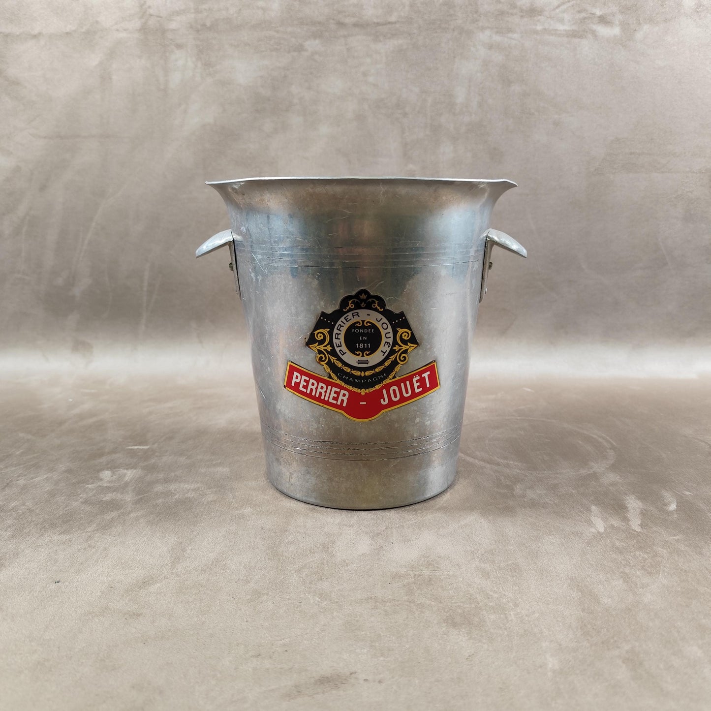 Seau à champagne Perrier-Jouët en aluminium modèle vintage seau à glace ancien bistrot