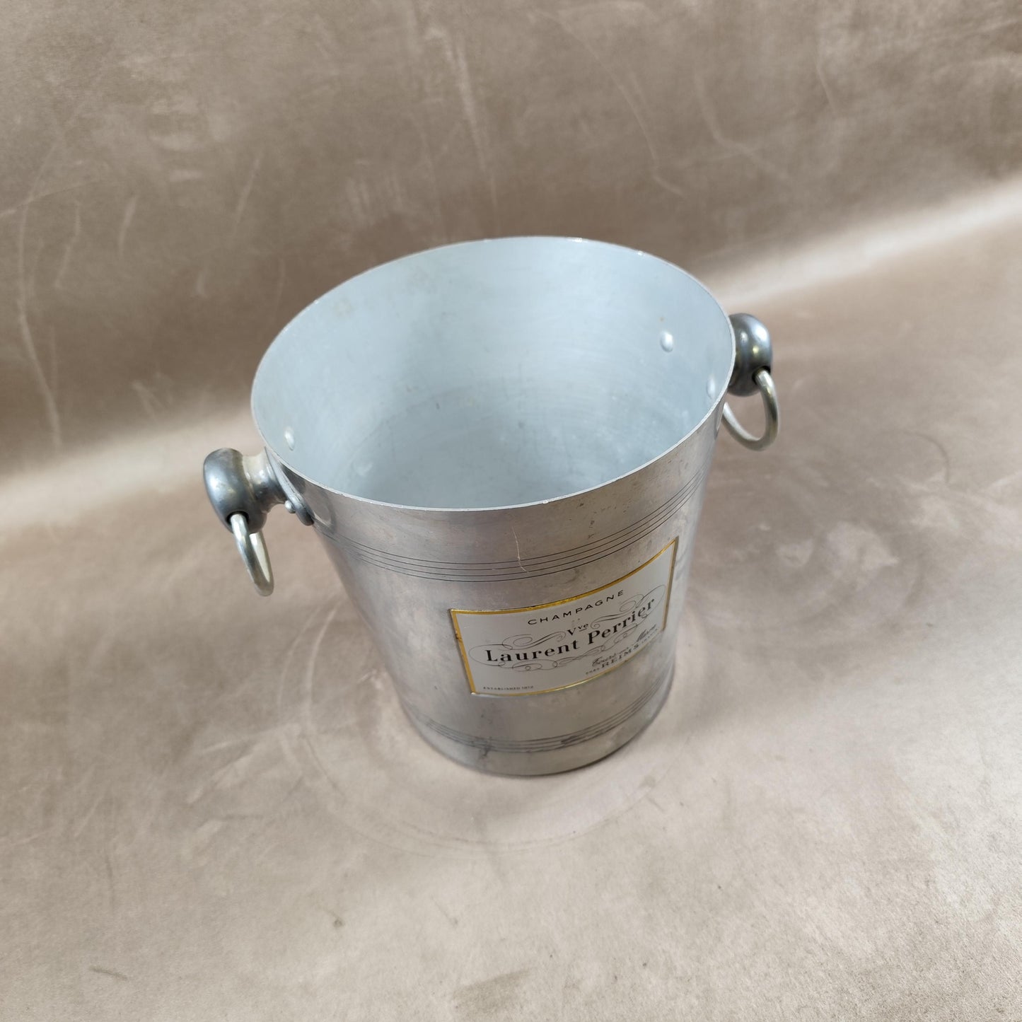 Seau à champagne Laurent Perrier vintage en aluminium, anses anneaux Made in France