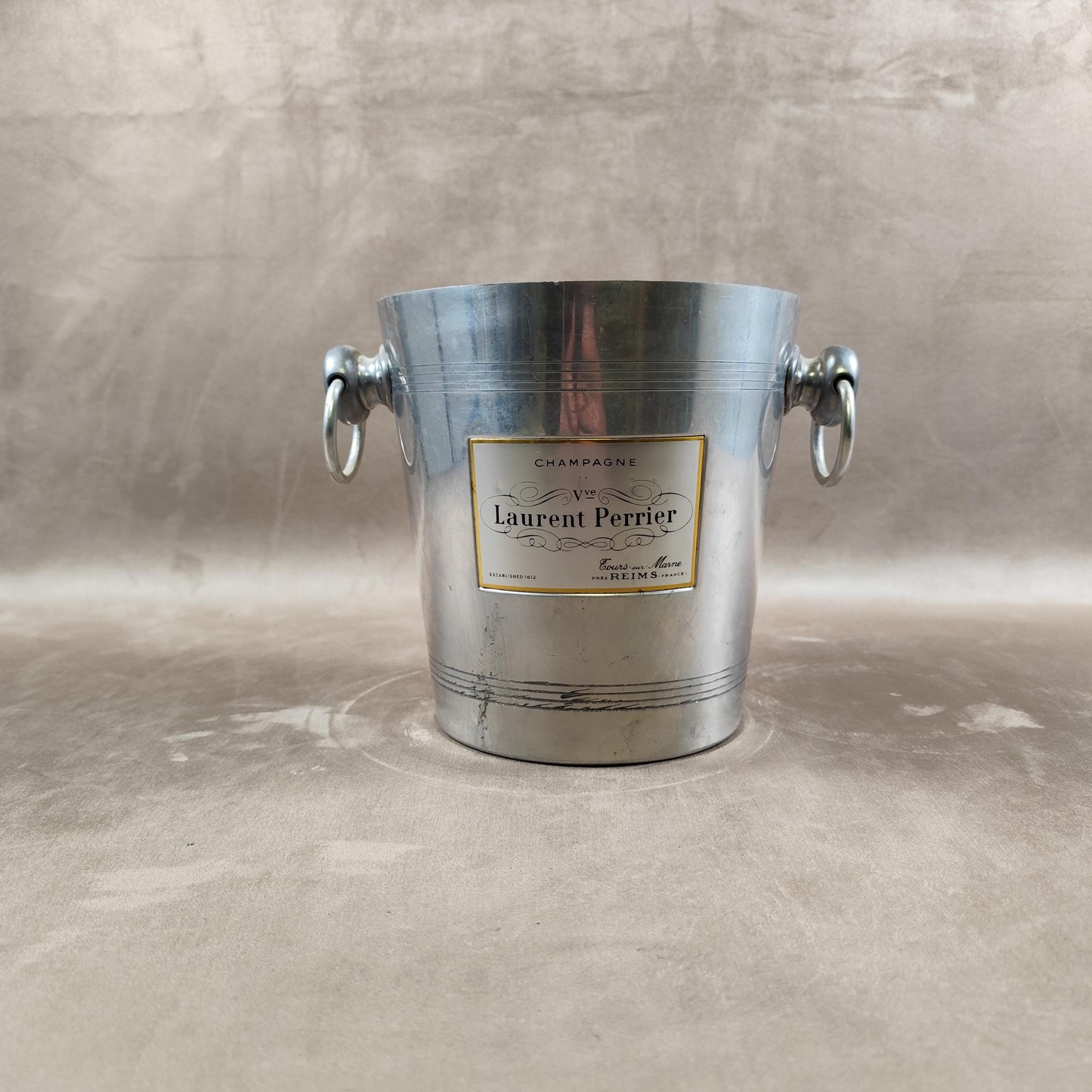 Seau à champagne Laurent Perrier vintage en aluminium, anses anneaux Made in France
