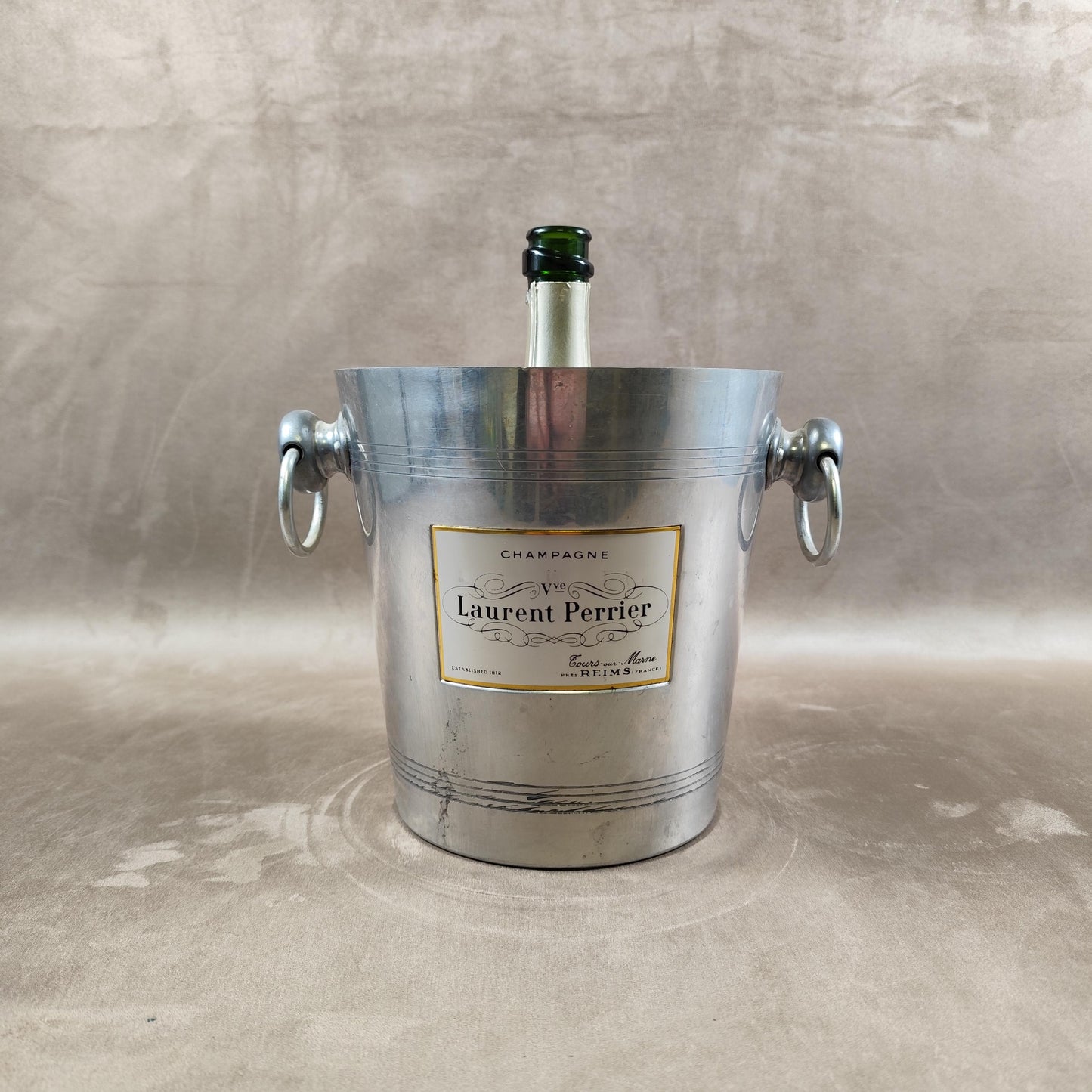 Seau à champagne Laurent Perrier vintage en aluminium, anses anneaux Made in France