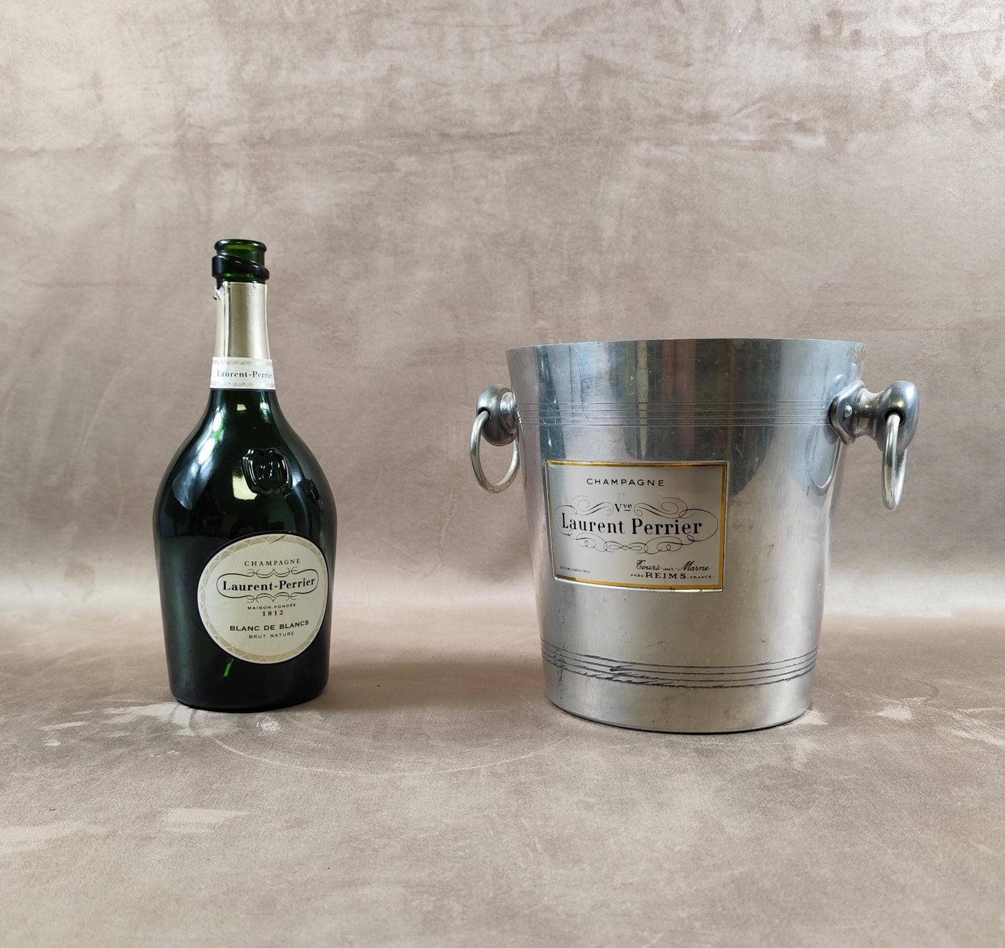 Seau à champagne Laurent Perrier vintage en aluminium, anses anneaux Made in France
