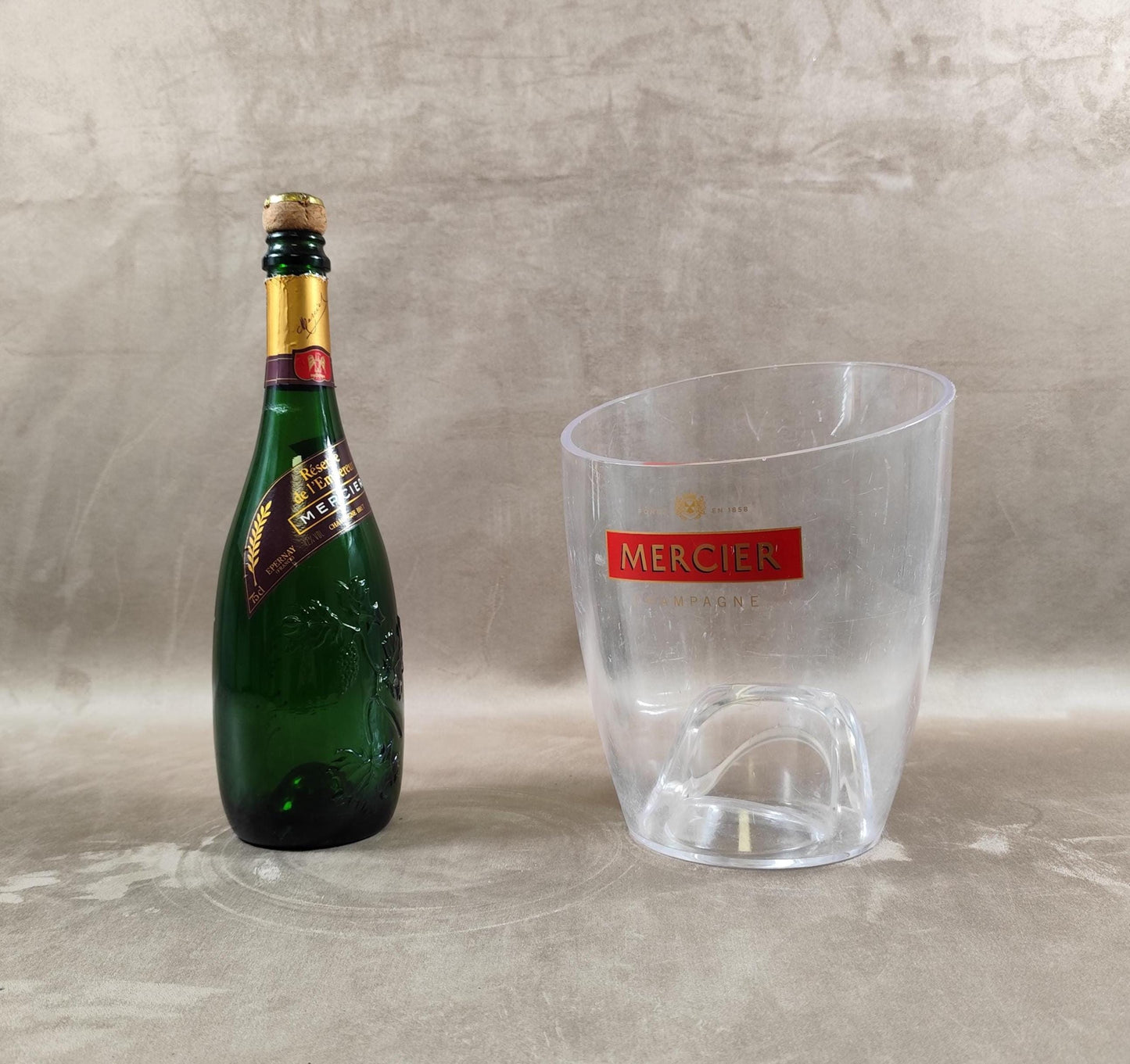 Seau à champagne Mercier en plastique transparent Seau publicitaire vintage