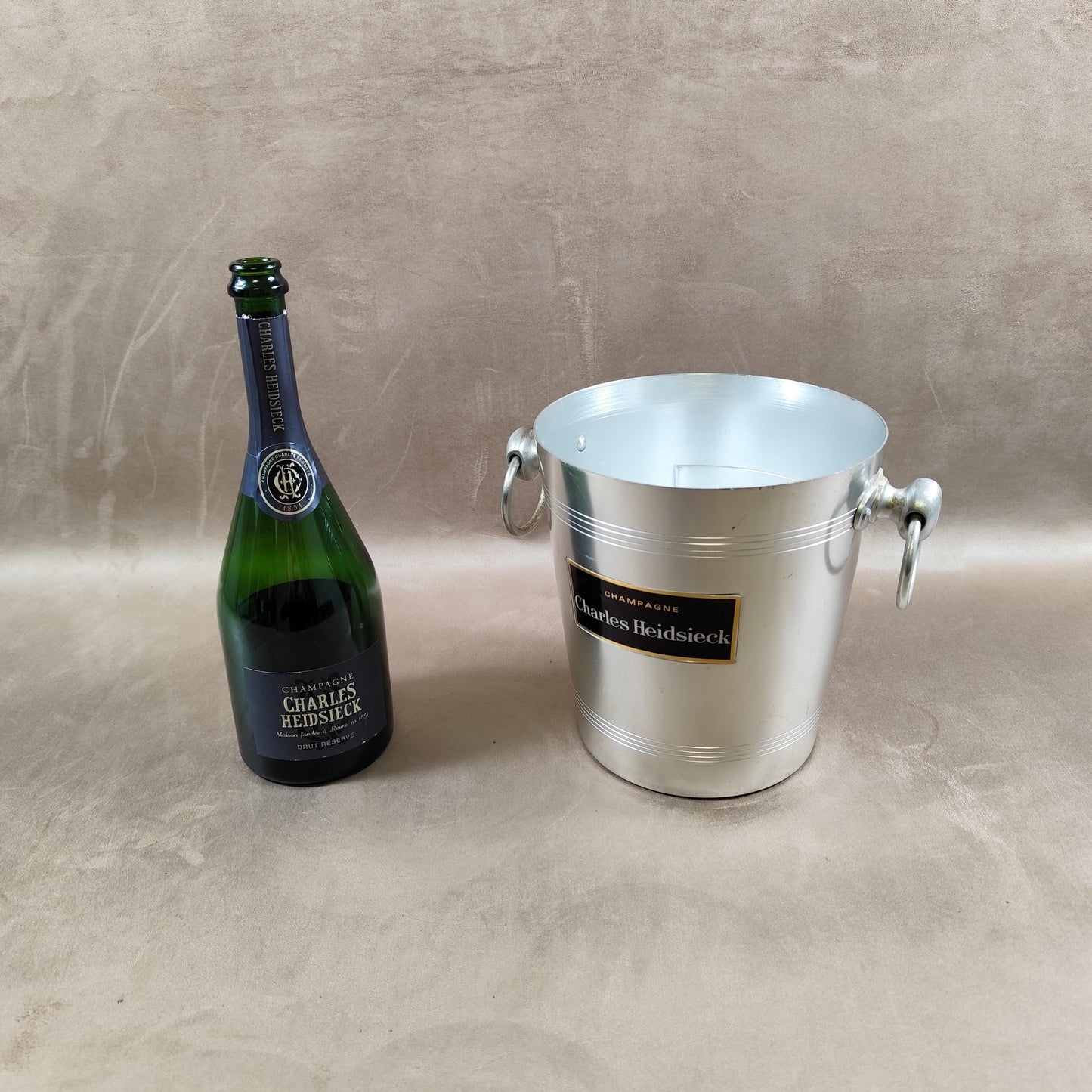 Seau à champagne Charles Heidsieck vintage en aluminium Seau publicitaire ancien