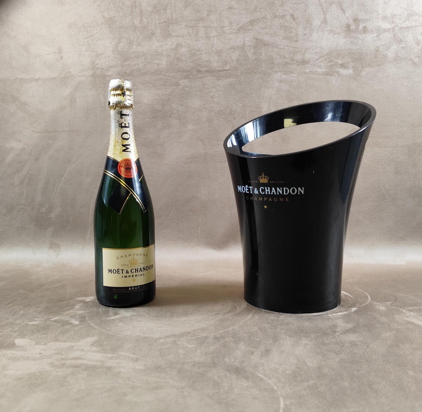 Seau à champagne Moët & Chandon noir Design Jean-Marc Gady Seau en plastique rigide