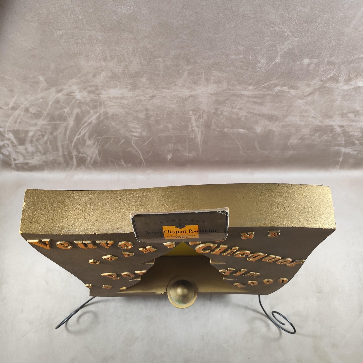 Présentoir champagne à décor de sapin Veuve Clicquot 1990 Décoration publicitaire ancienne