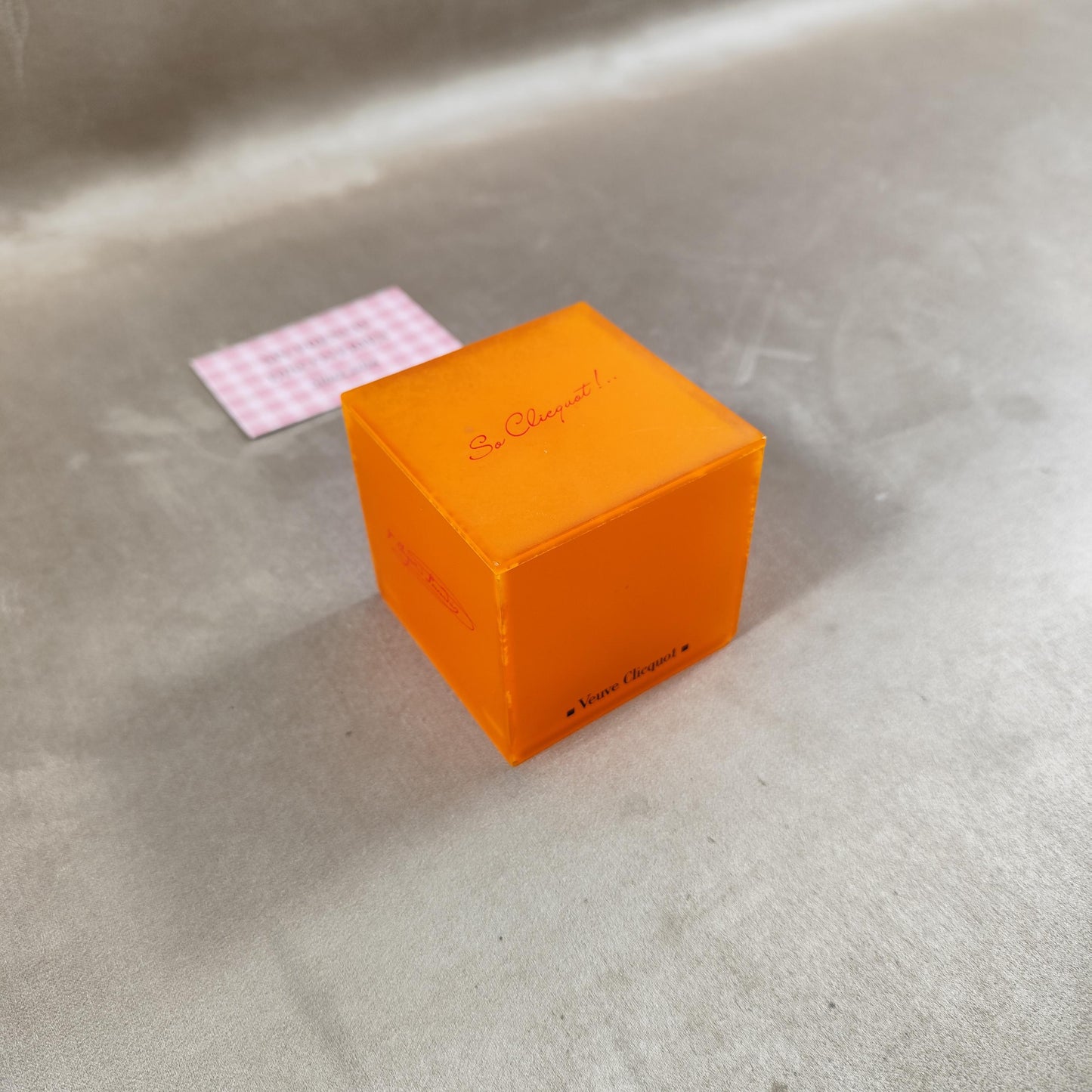 Lampe cube Veuve Clicquot orange Accessoire publicitaire champagne Fonctionne à piles