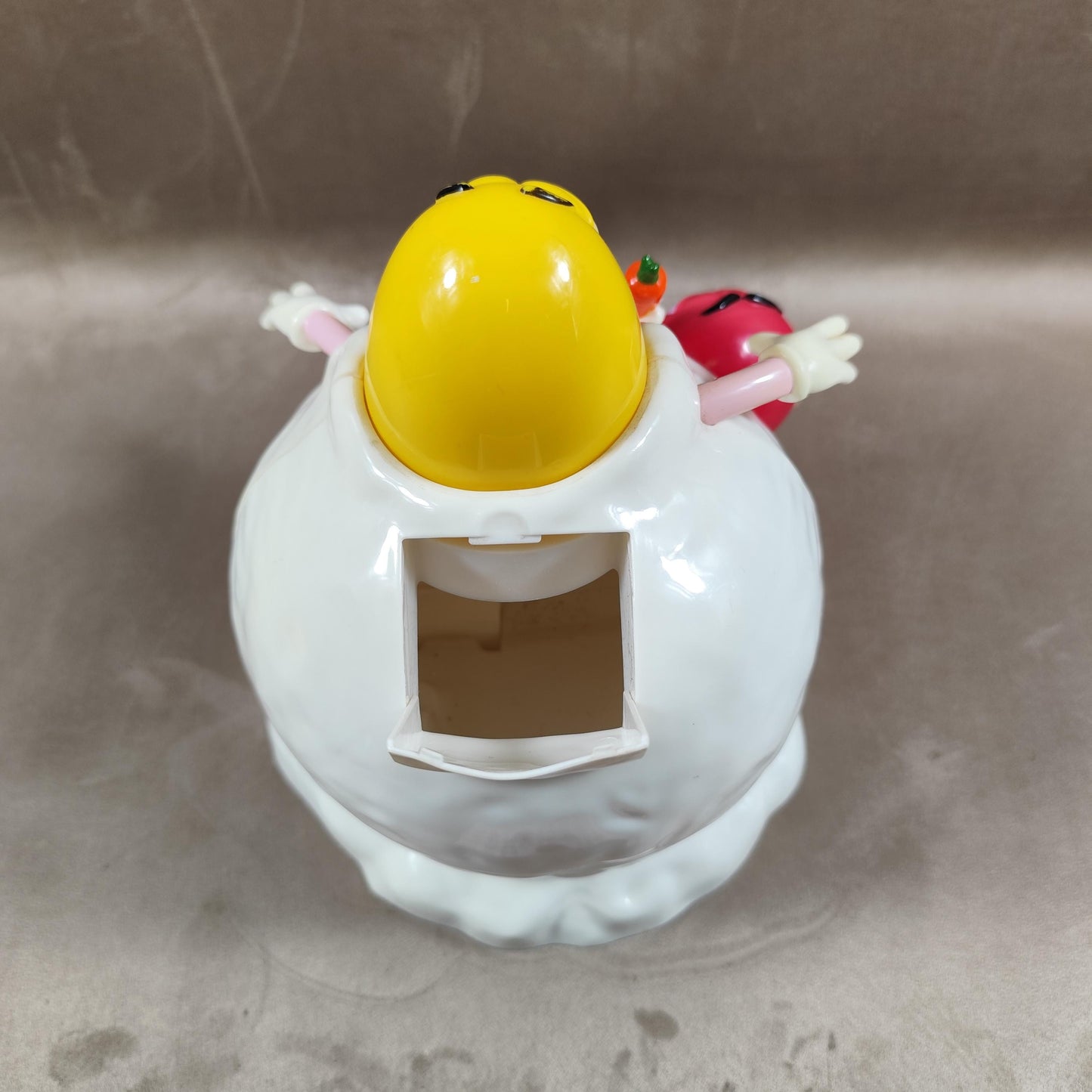 Distributeur de M&Ms vintage Modèle bonhomme de neige avec personnages jaune et rouge