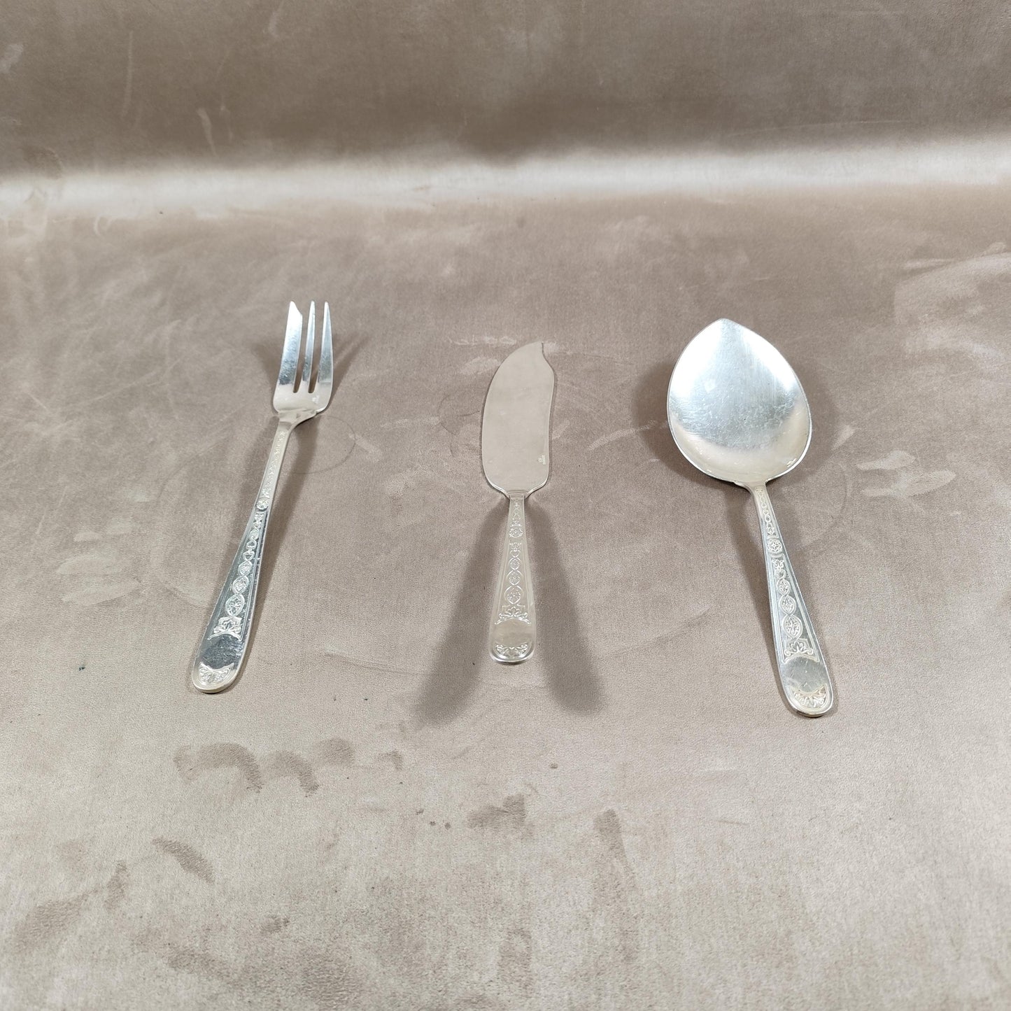 Service de 3 couverts de service CHRISTOFLE en métal argenté Fourchette, couteau et cuillère de service Art de la table France vintage