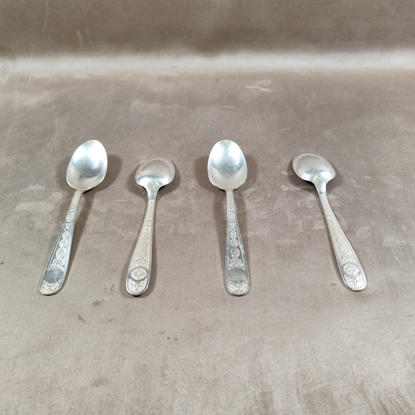 Lot de 4 grandes cuillères Christofle en métal argenté Modèle ancien 20 cm