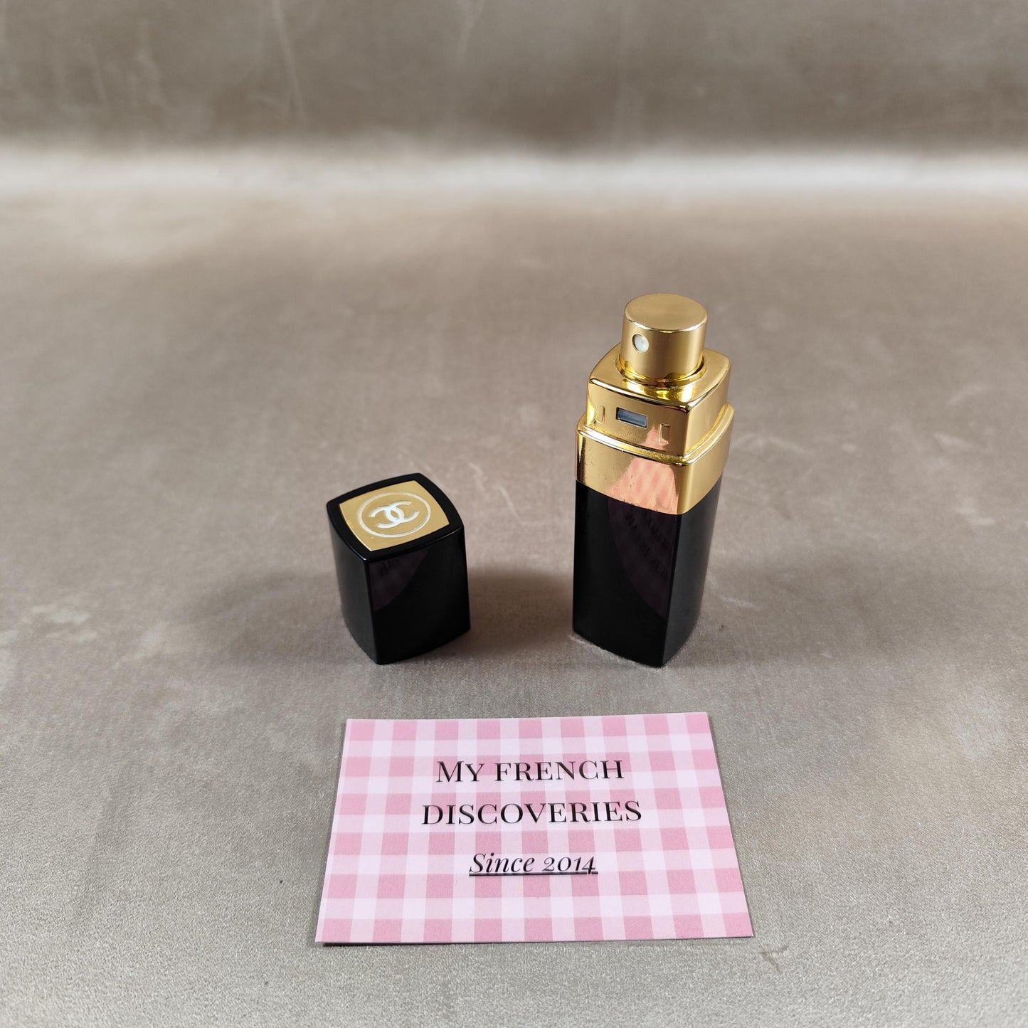 Étui de parfum rechargeable Chanel N5 Vaporisateur 15 ml Noir et or Vintage