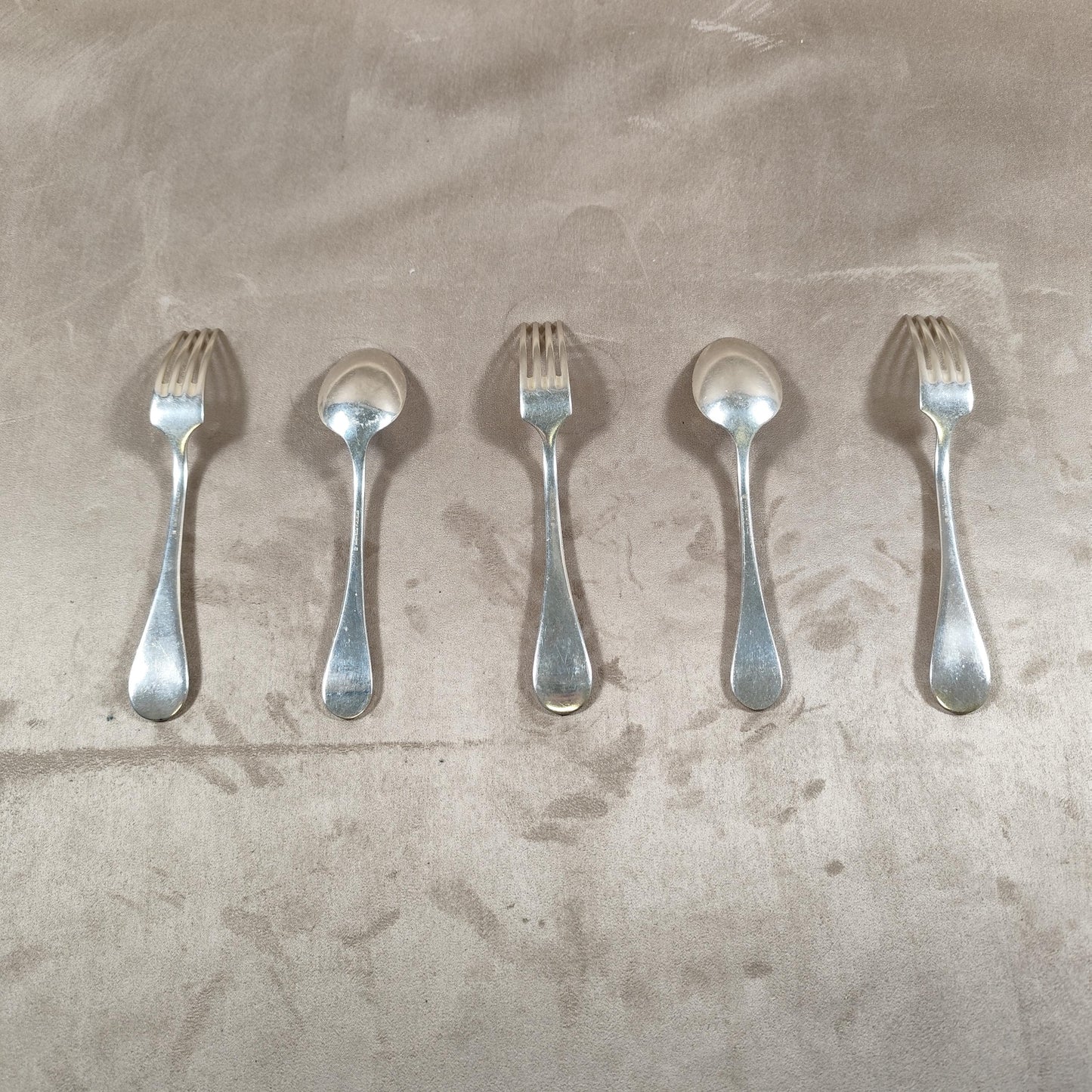 Lot de 5 fourchettes et cuillères Christofle modèle Hôtel Métal argenté Service vintage