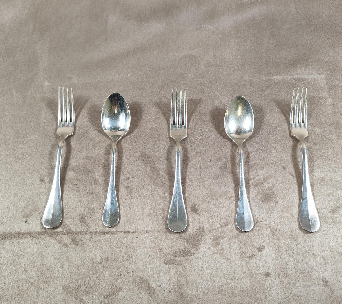 Lot de 5 fourchettes et cuillères Christofle modèle Hôtel Métal argenté Service vintage