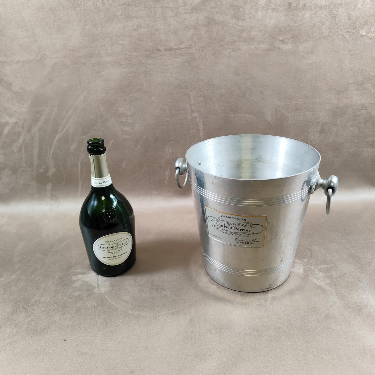 Seau à champagne Laurent Perrier en aluminium Vintage Reims 1960