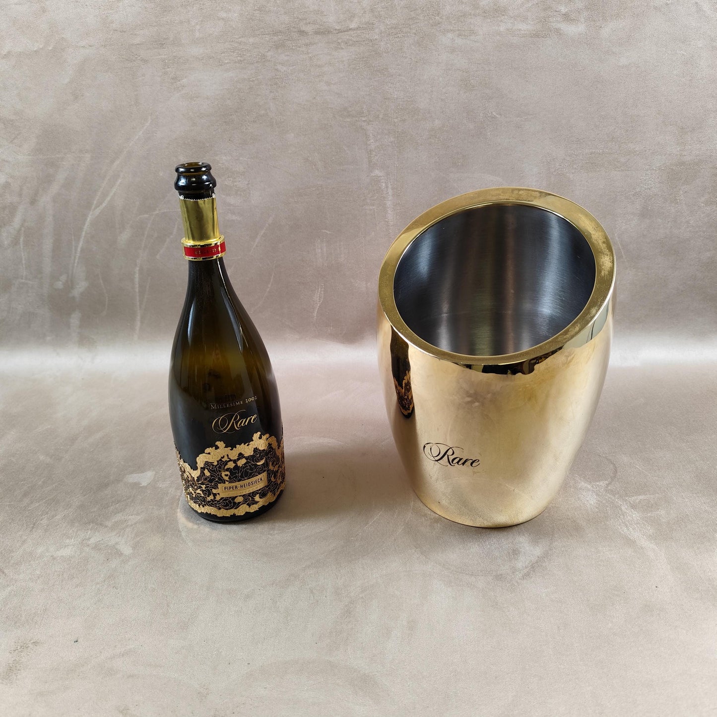 Seau champagne Rare en métal doré Piper-Heidsieck Design contemporain