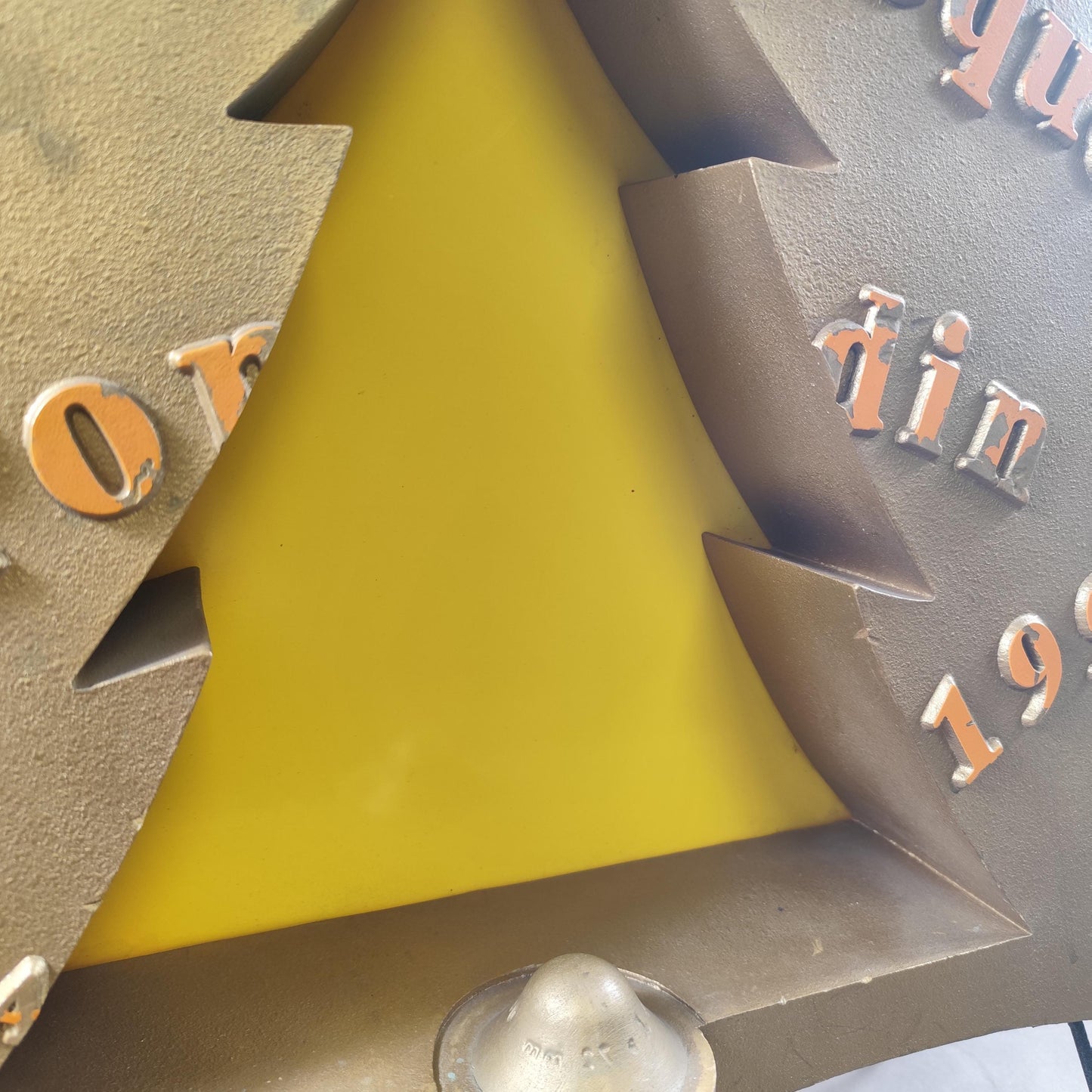 Présentoir champagne à décor de sapin Veuve Clicquot 1990 Décoration publicitaire ancienne