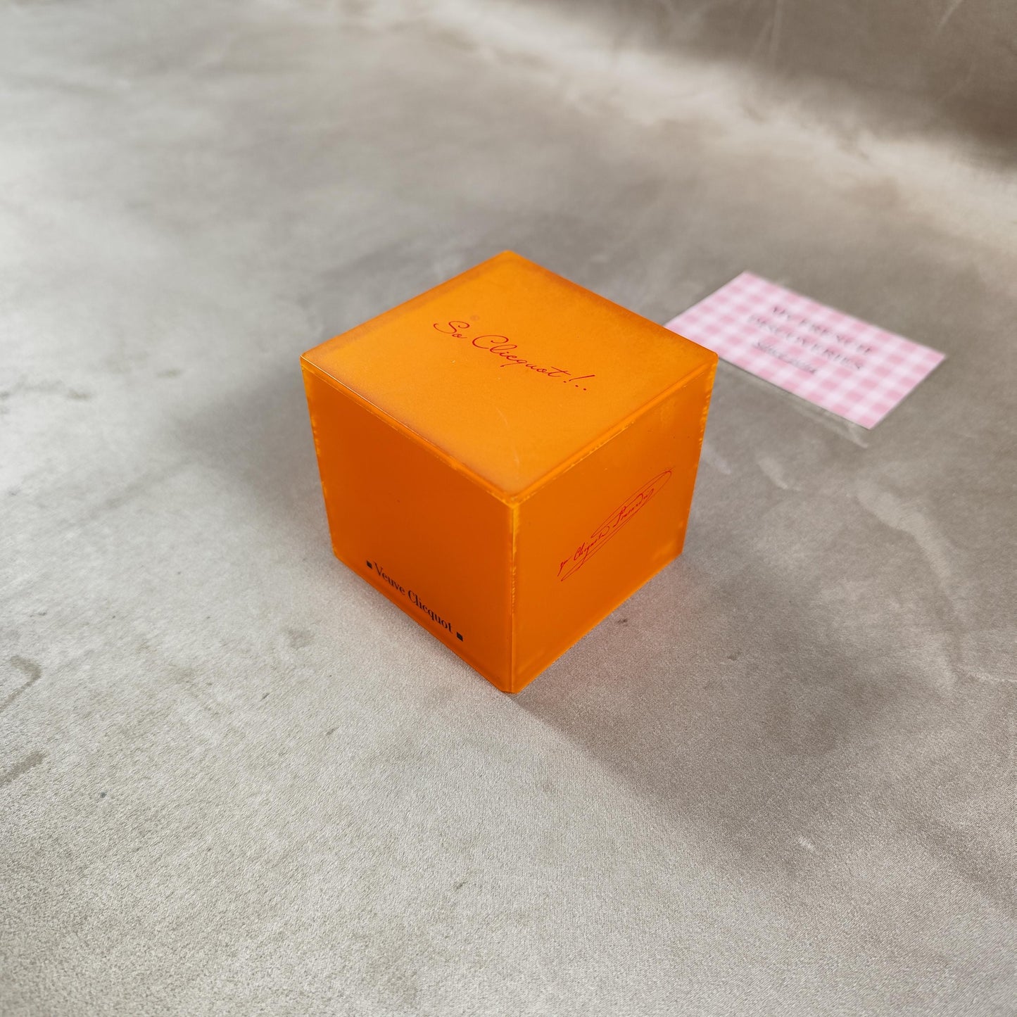 Lampe cube Veuve Clicquot orange Accessoire publicitaire champagne Fonctionne à piles