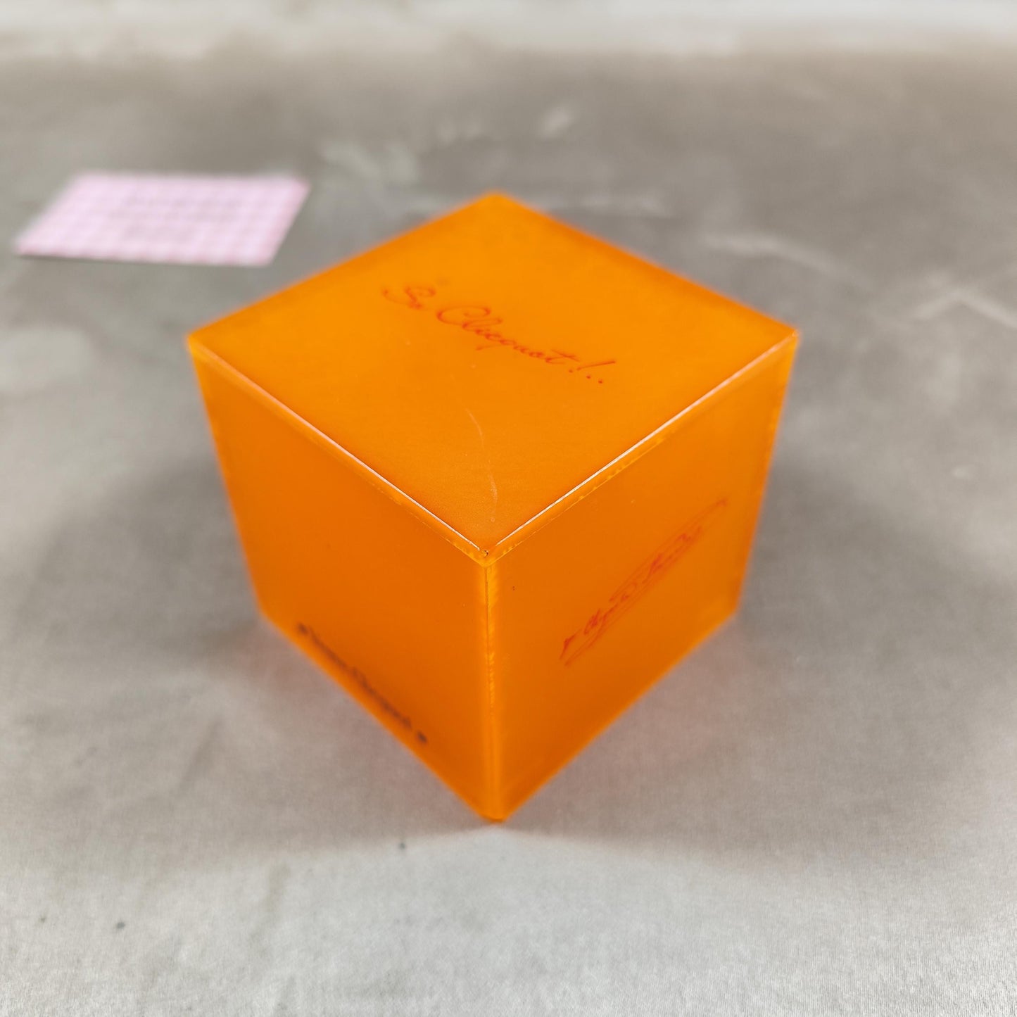 Lampe cube Veuve Clicquot orange Accessoire publicitaire champagne Fonctionne à piles