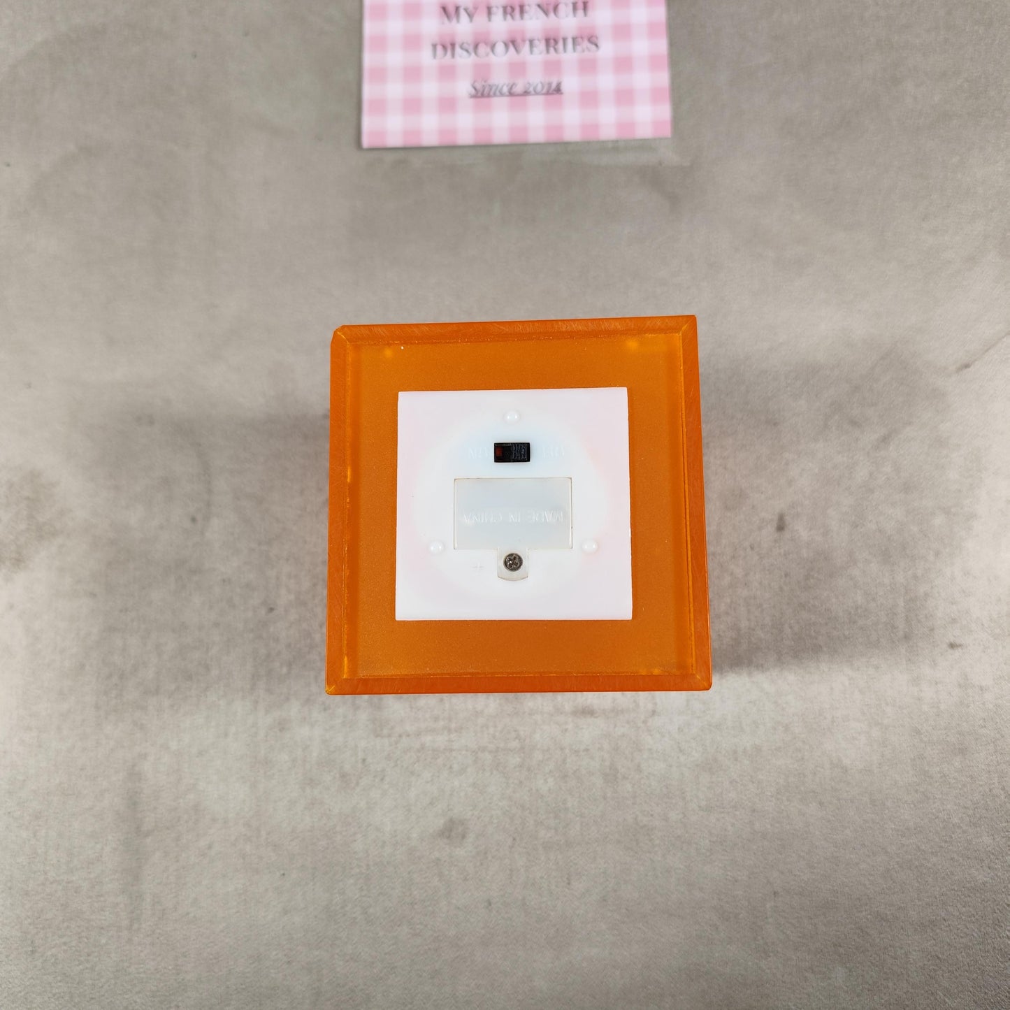 Lampe cube Veuve Clicquot orange Accessoire publicitaire champagne Fonctionne à piles