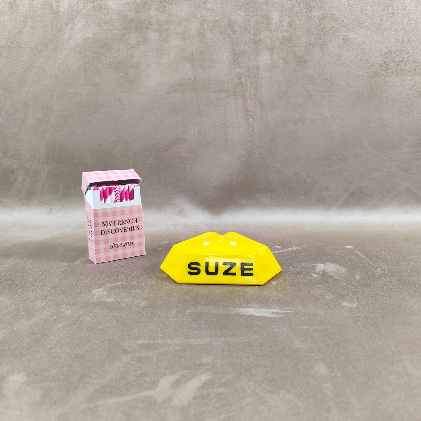 Cendrier Suze jaune en verre Opalex Objet publicitaire vintage Bar bistrot