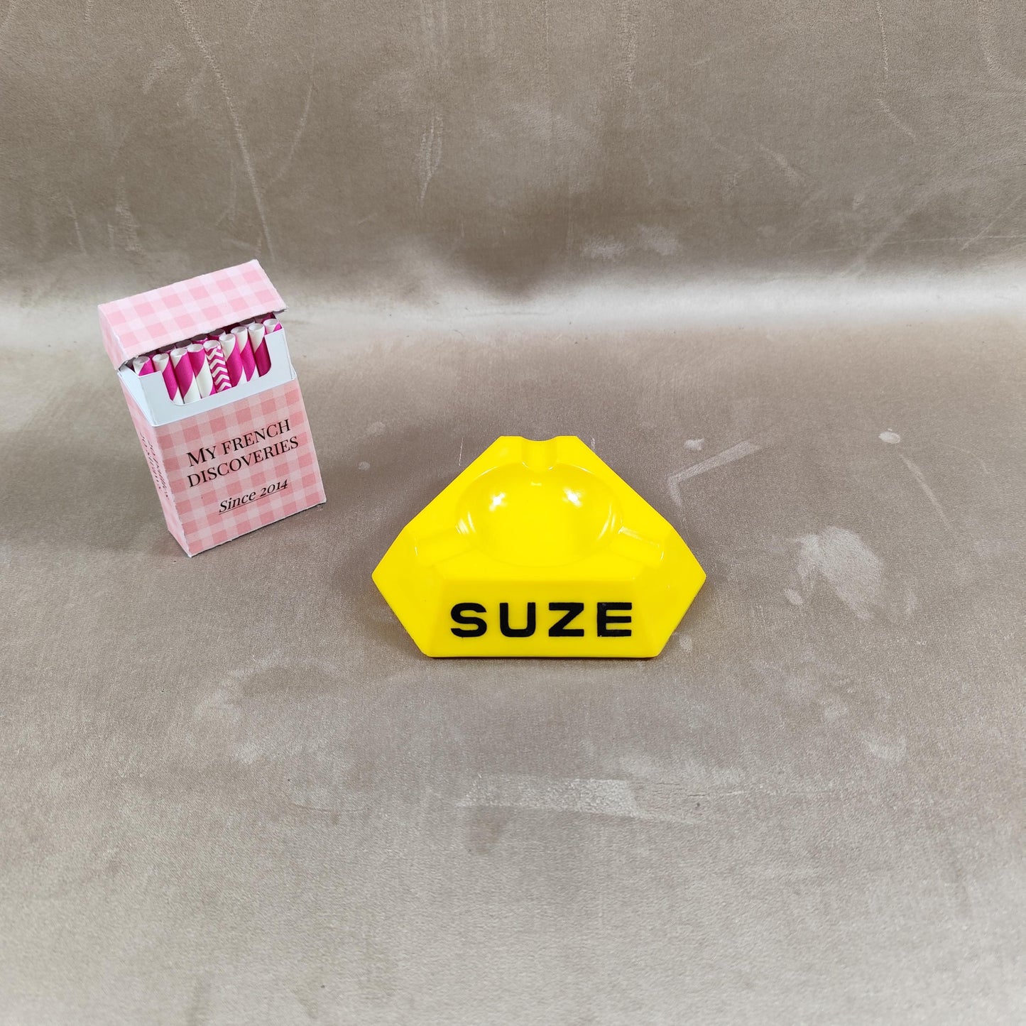 Cendrier Suze jaune en verre Opalex Objet publicitaire vintage Bar bistrot