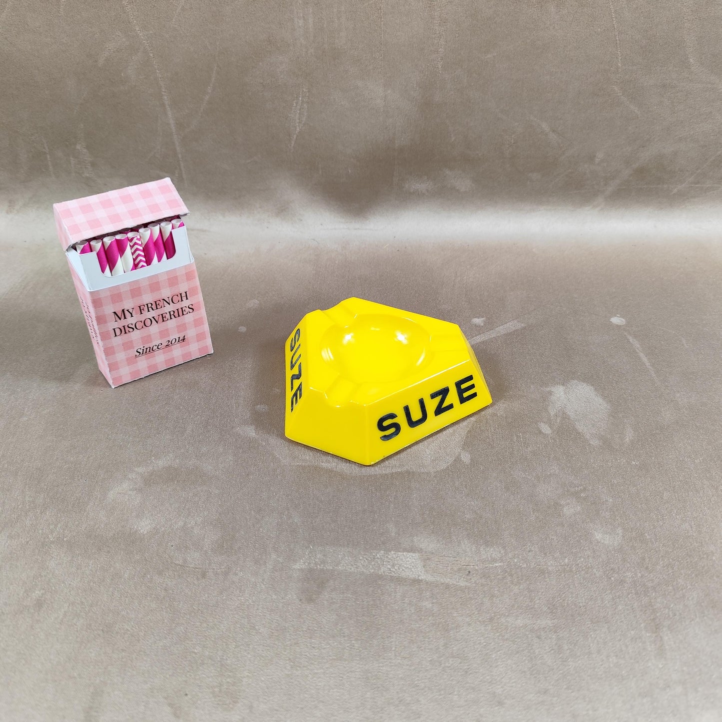 Cendrier Suze jaune en verre Opalex Objet publicitaire vintage Bar bistrot