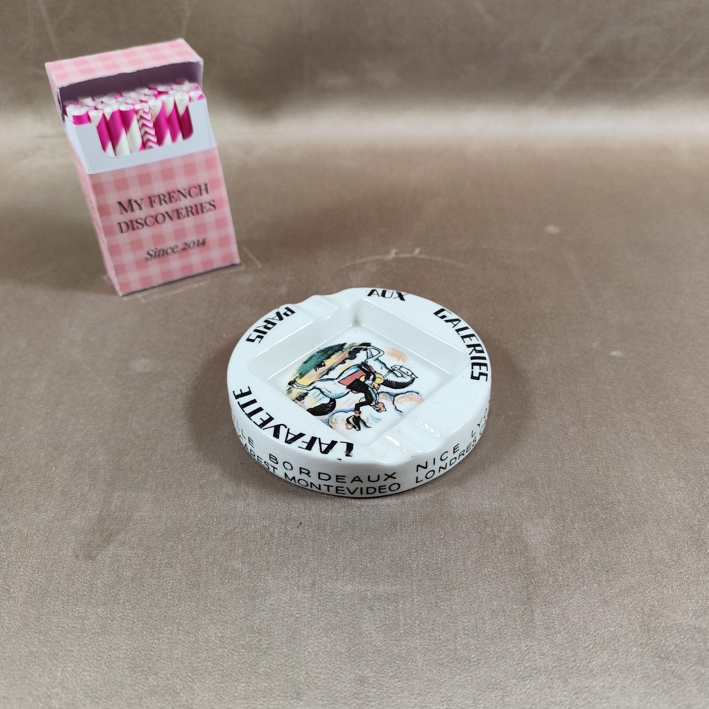 Cendrier Galeries Lafayette Paris en faïence Édition La Maîtrise Vintage