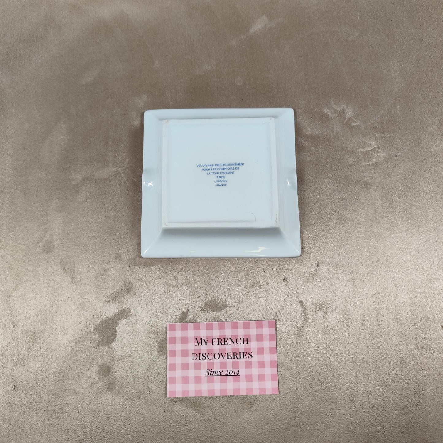 VERY RARE Cendrier La Tour dArgent en porcelaine de Limoges Décor bleu Paris