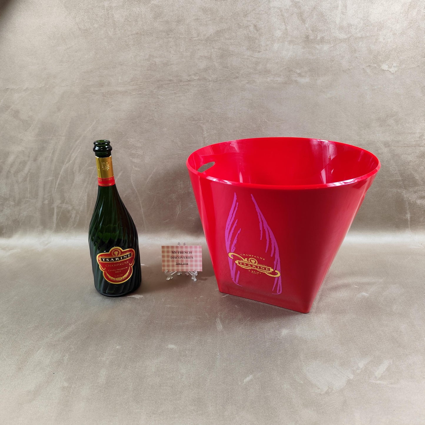 Seau à champagne Tsarine en plastique rouge Grand modèle publicitaire Vintage