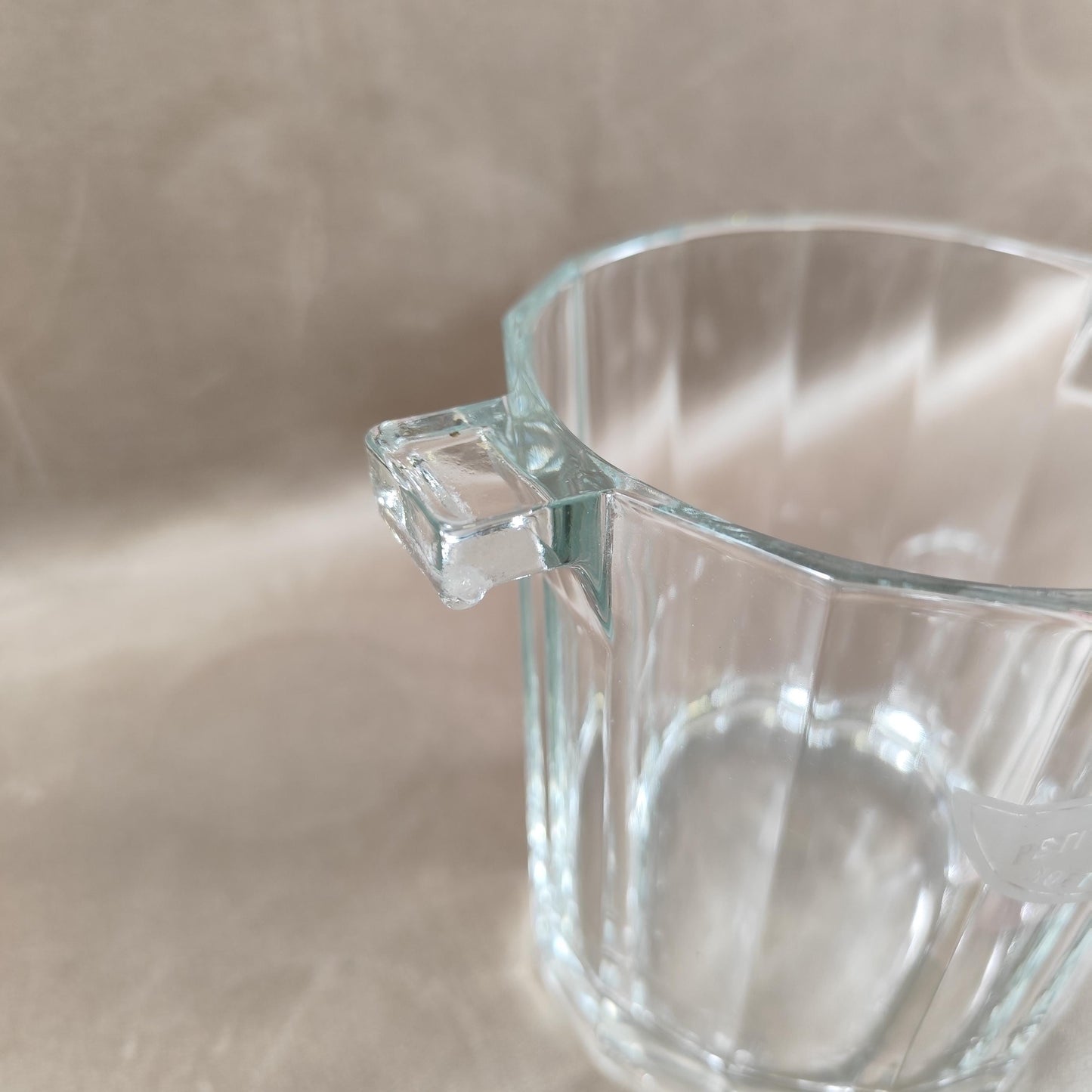 Petit seau à champagne Moët & Chandon en verre Modèle Petite Liquorelle Vintage