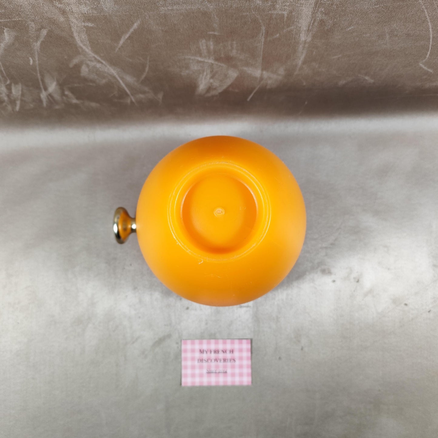 Seau à champagne Veuve Clicquot en plastique orange Modèle publicitaire avec poignée dorée