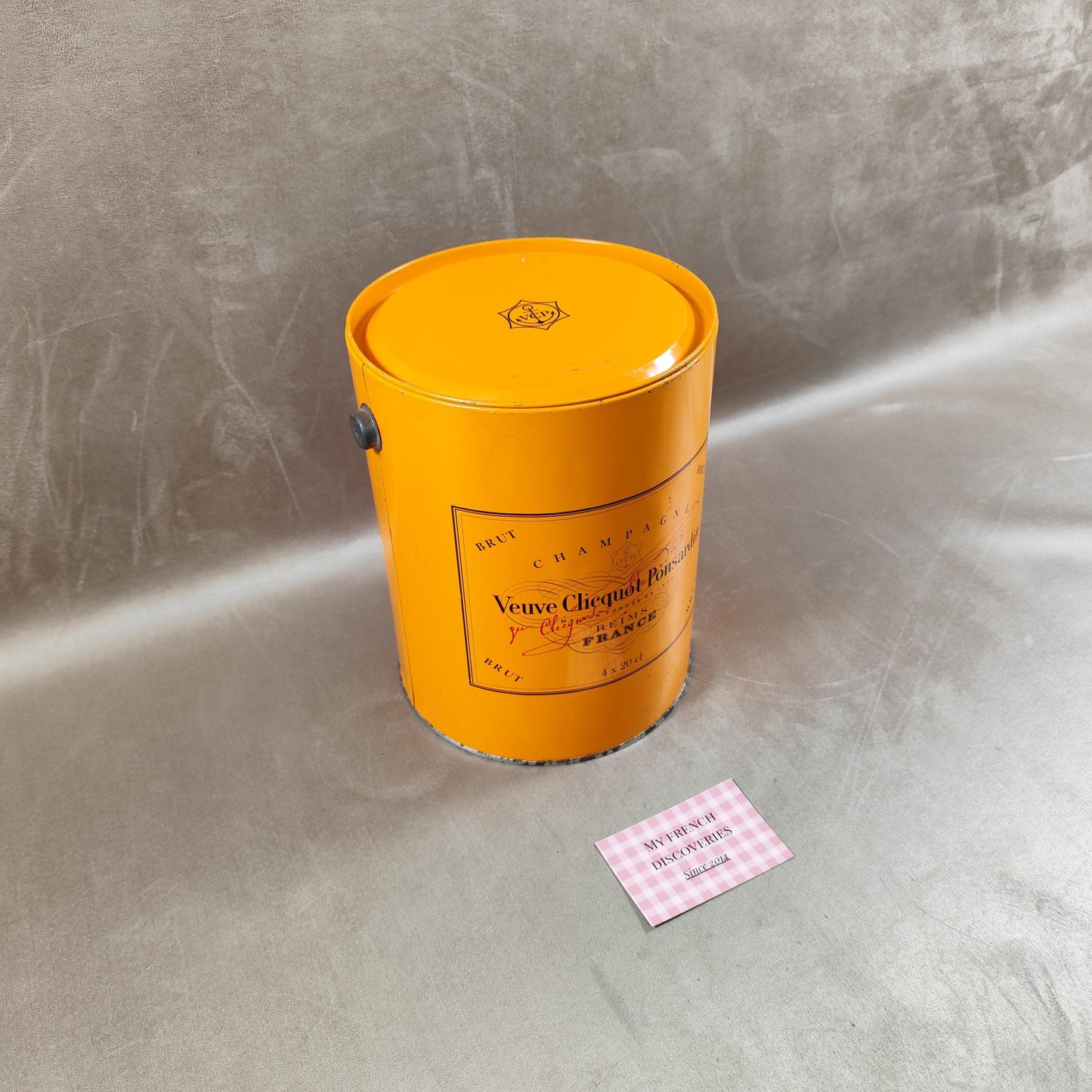 Seau à champagne Veuve Clicquot Ponsardin en métal orange Modèle publicitaire Vintage
