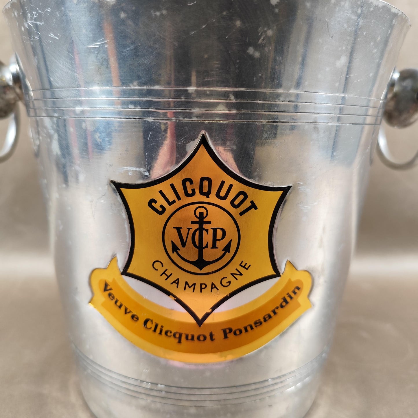 Seau à champagne Veuve Clicquot en aluminium Modèle publicitaire vintage