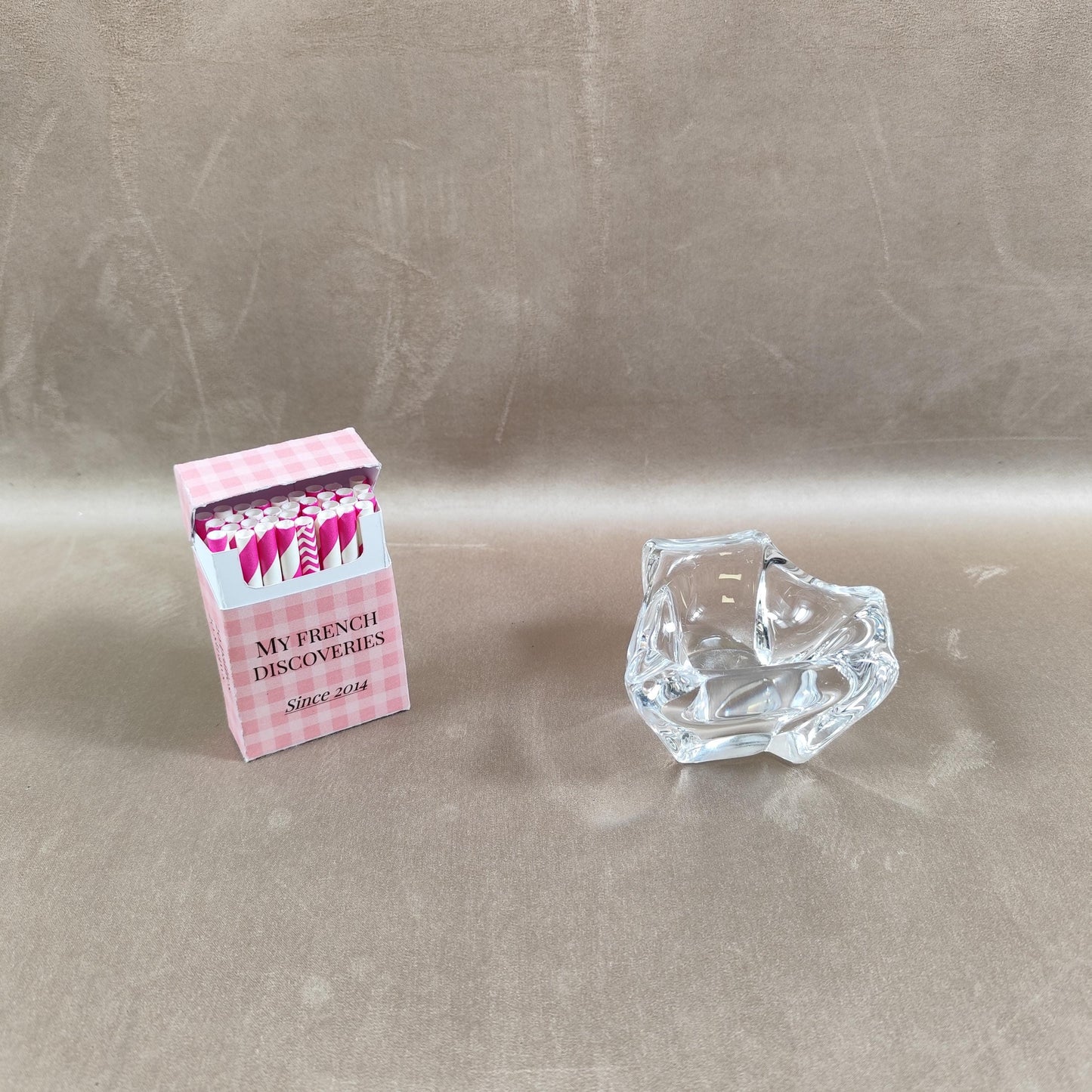 Cendrier en cristal Daum signé Modèle triangulaire Cristal français vintage