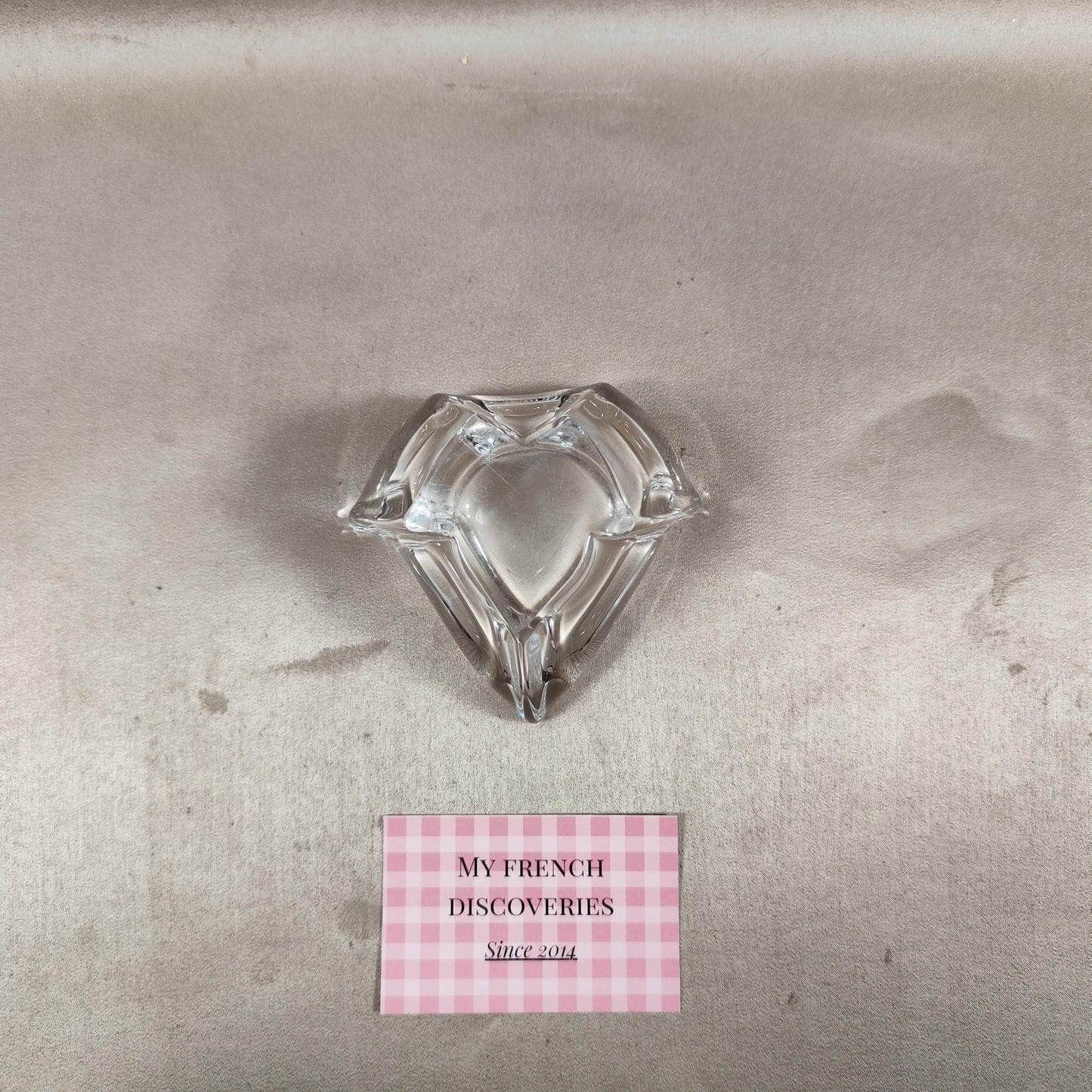 Cendrier en cristal Daum signé Modèle triangulaire Cristal français vintage