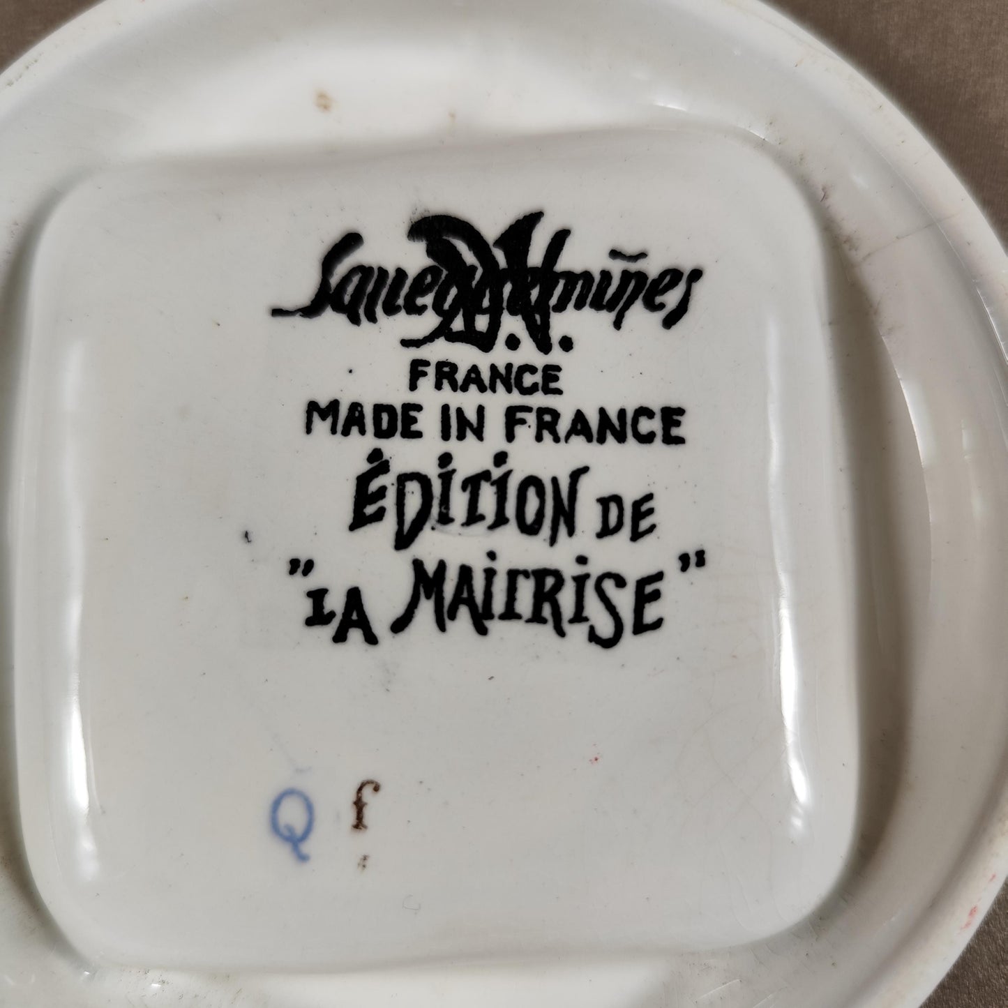 Cendrier Galeries Lafayette Paris en faïence Édition La Maîtrise Vintage