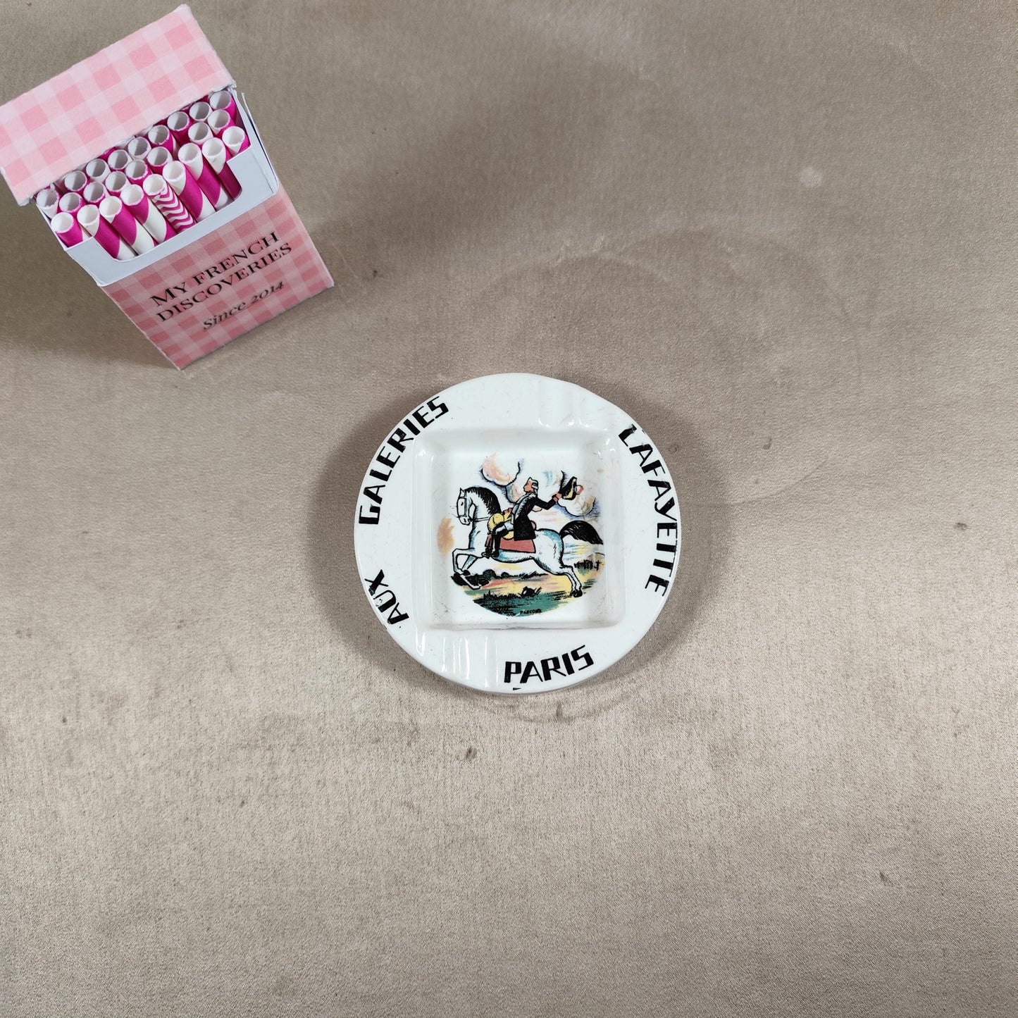 Cendrier Galeries Lafayette Paris en faïence Édition La Maîtrise Vintage