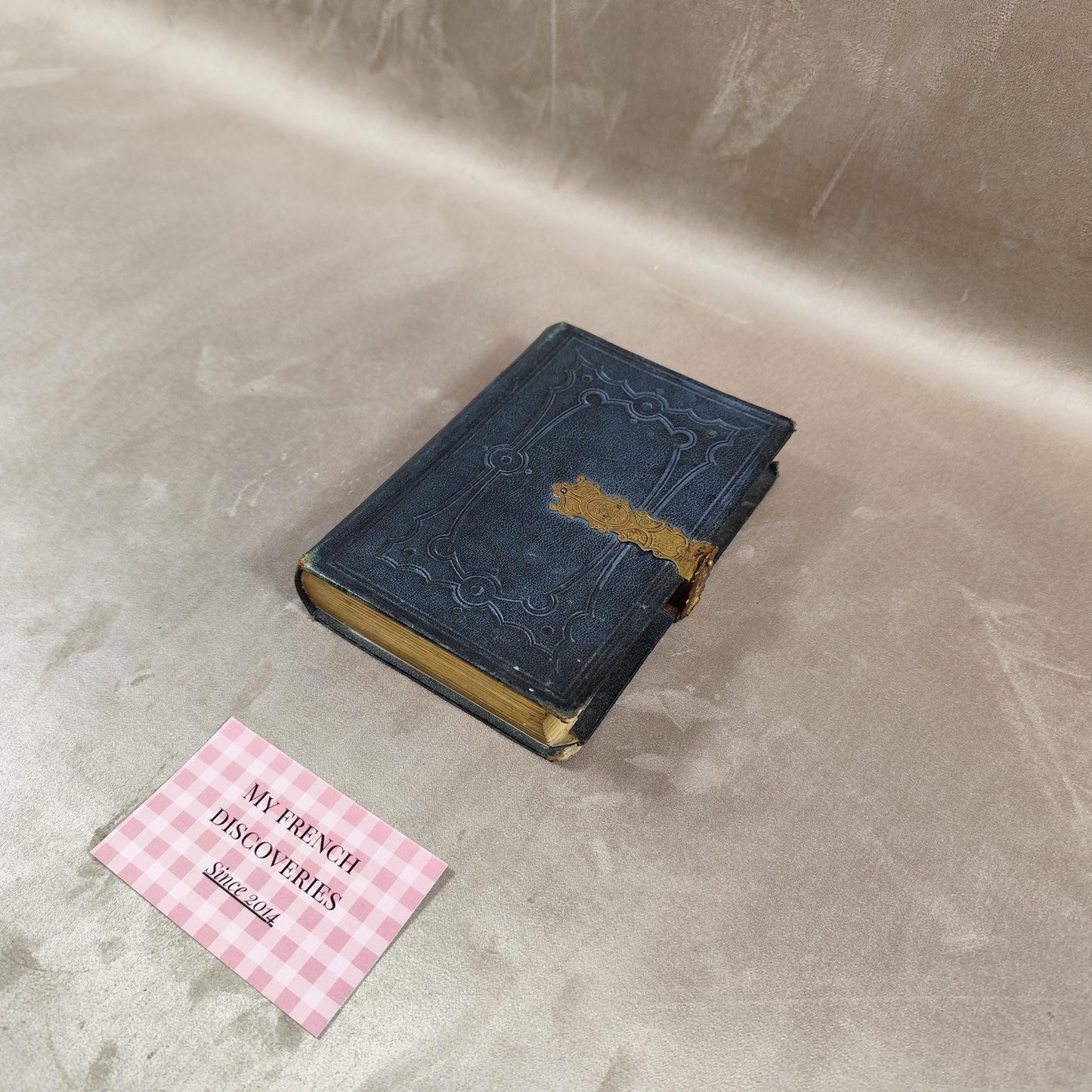 Album photo ancien en cuir avec fermoir en laiton Fin XIXe siècle Photographies anciennes