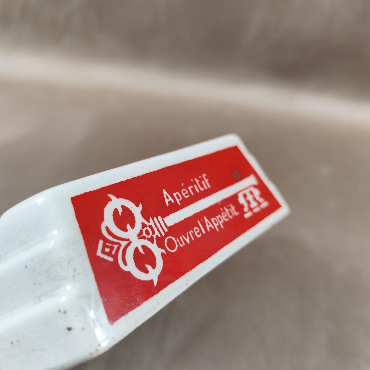 Cendrier publicitaire BONAL en céramique Faïencerie de Monet Apéritif