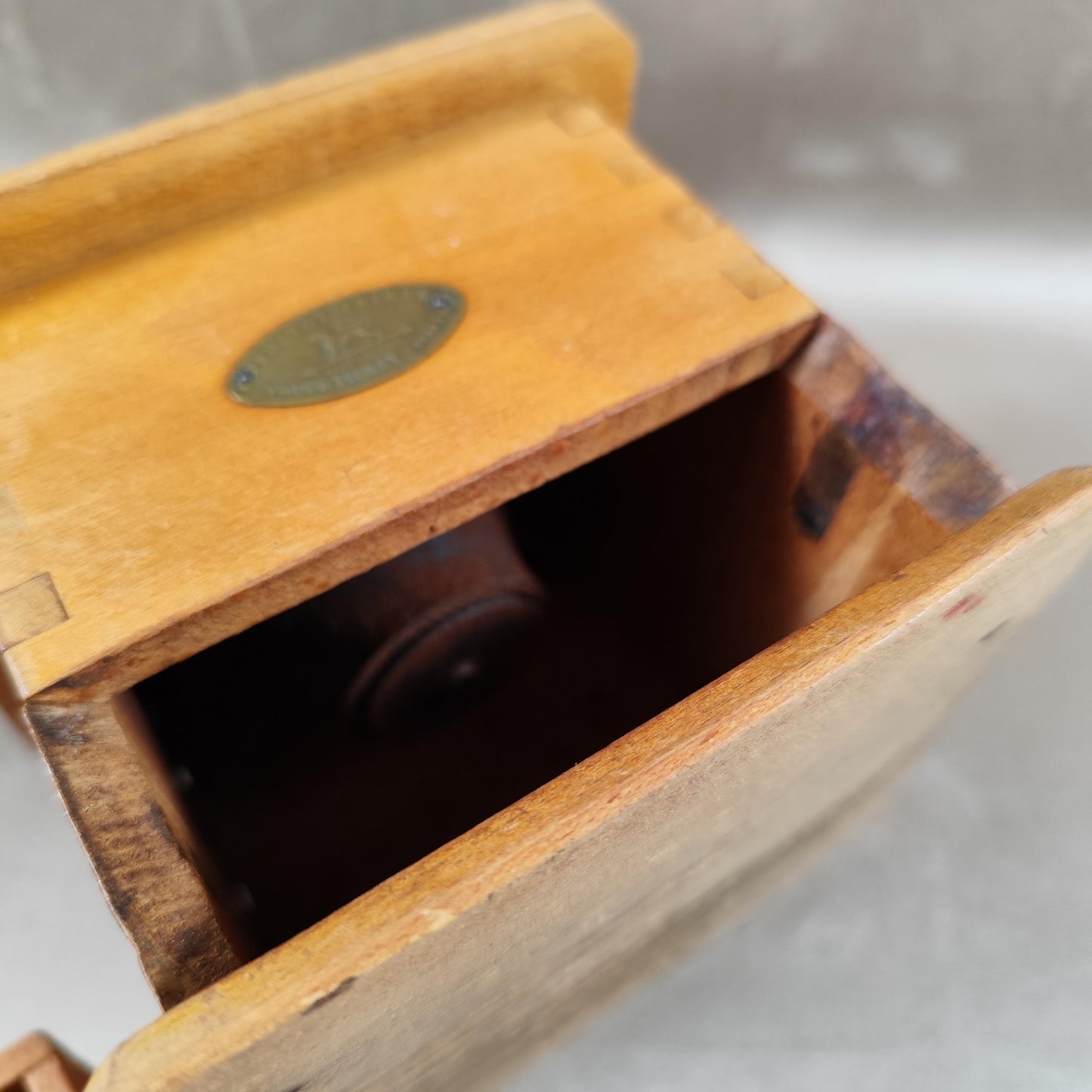 Moulin à café Peugeot Frères Valentigney en bois Modèle déposé Ancien